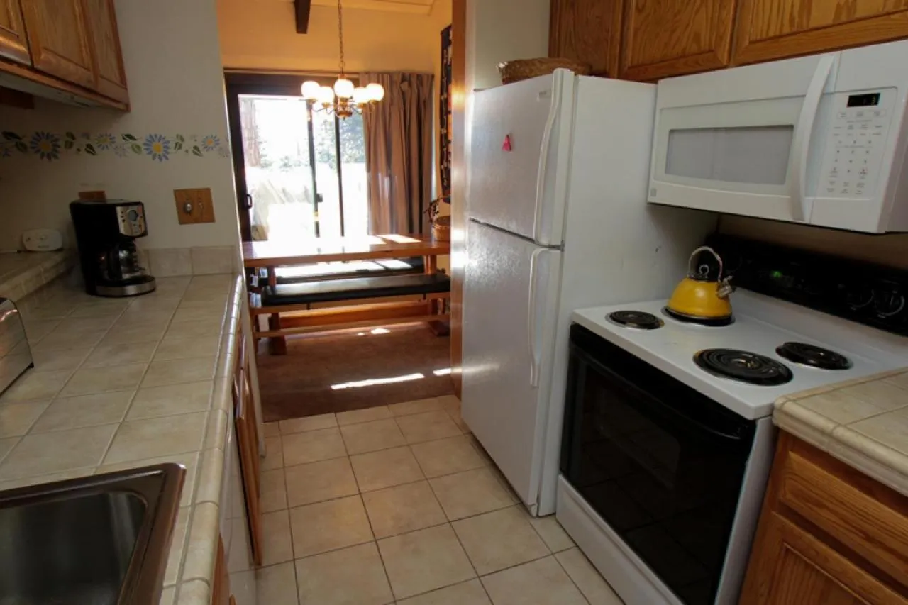 Discovery 4 #128, Loft