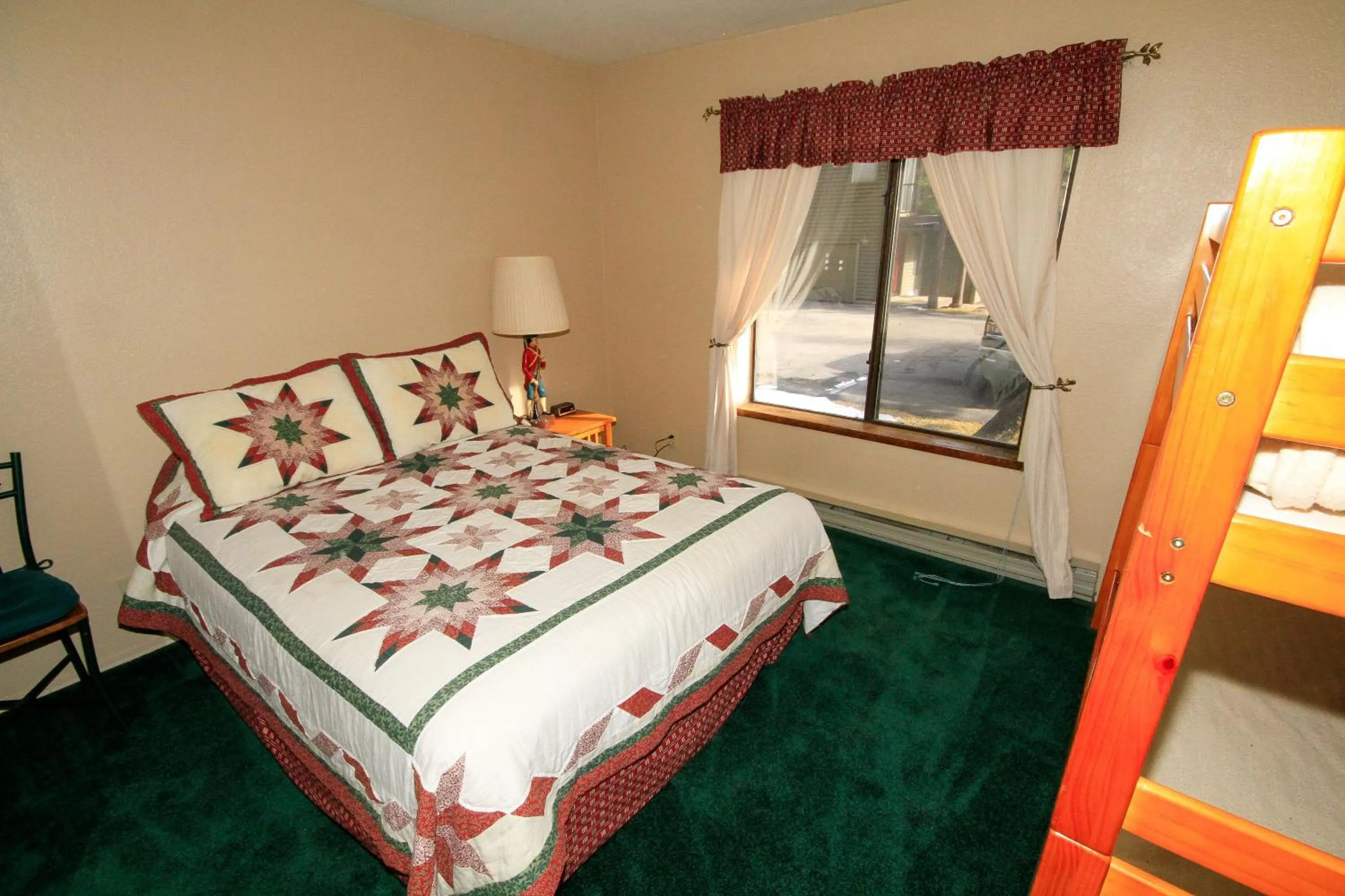 Other, Bed in Forest Creek 3 Pet accepted