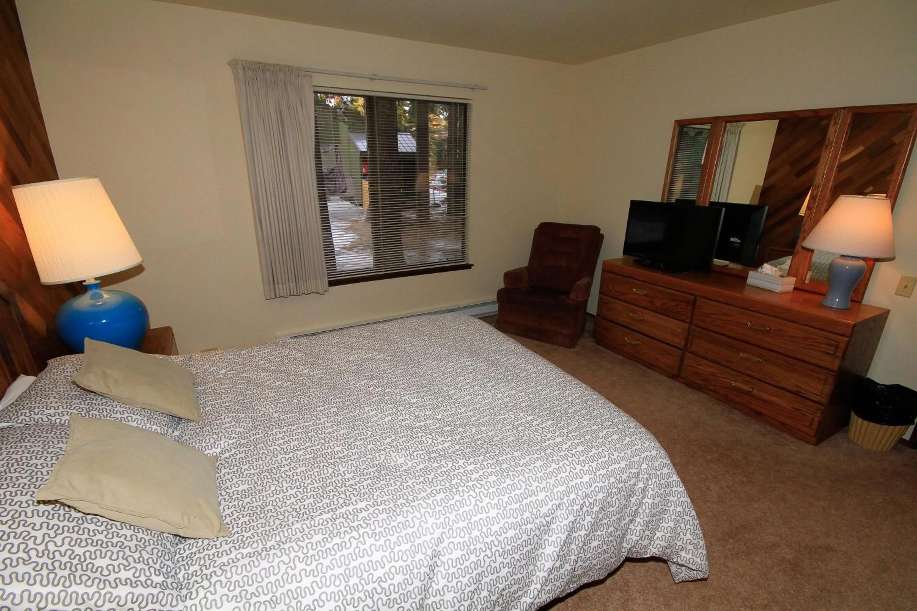 Other, Bed in Discovery 4 #153