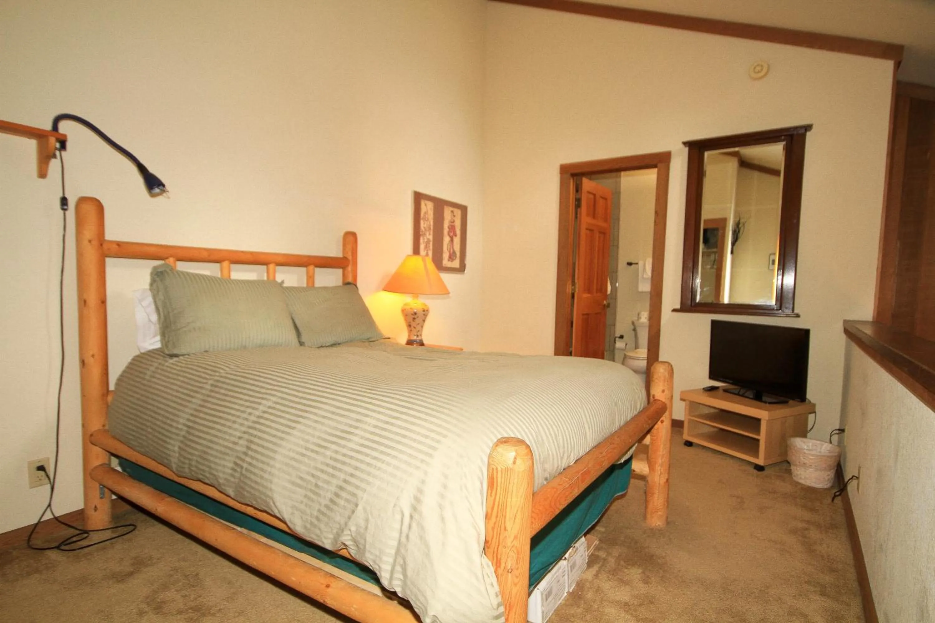 Other, Bed in Mountainback #117, Loft