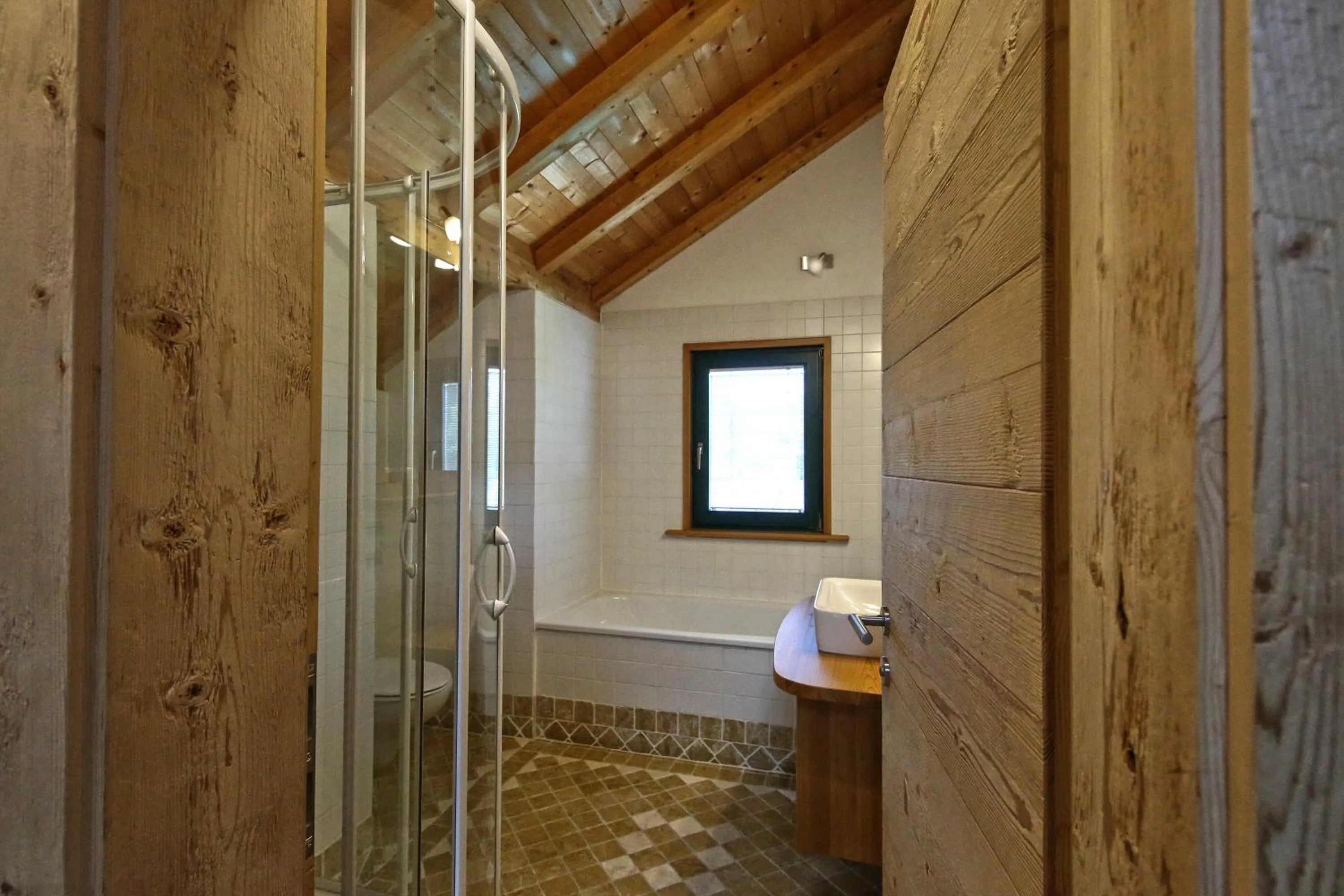 Bathroom in La Bercia Alpine Lodge & Spa