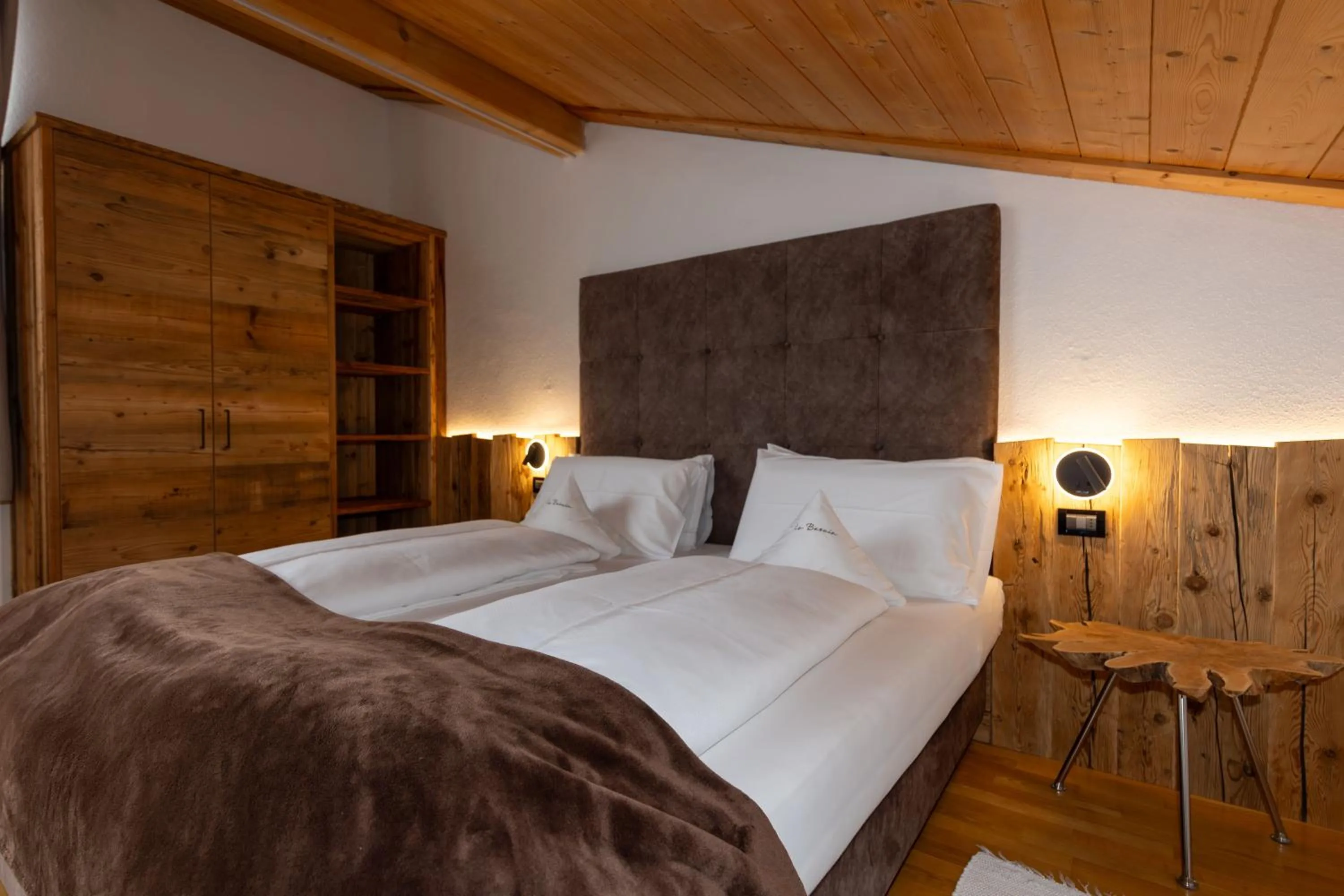 Bed in La Bercia Alpine Lodge & Spa