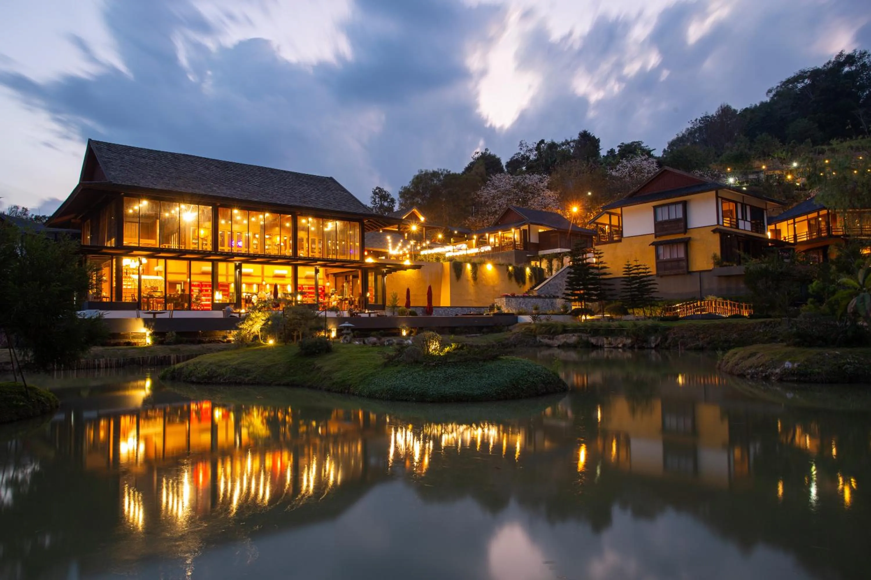 Property building in Onsen at Moncham