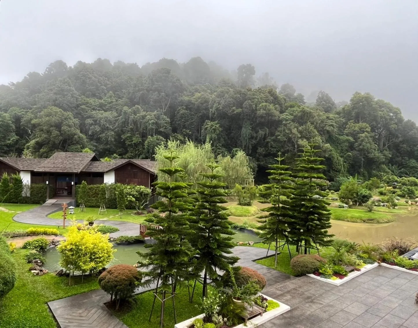Garden in Onsen at Moncham