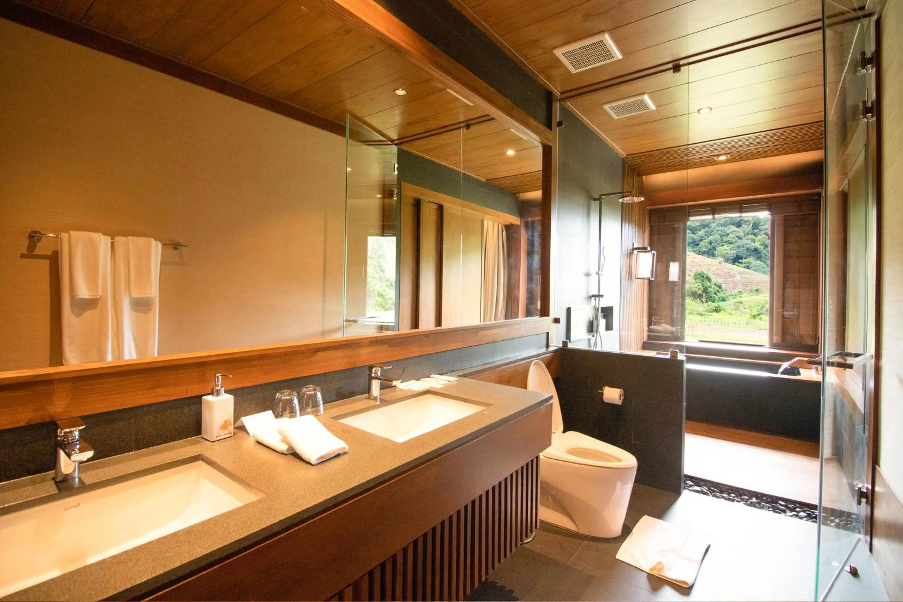 Shower in Onsen at Moncham