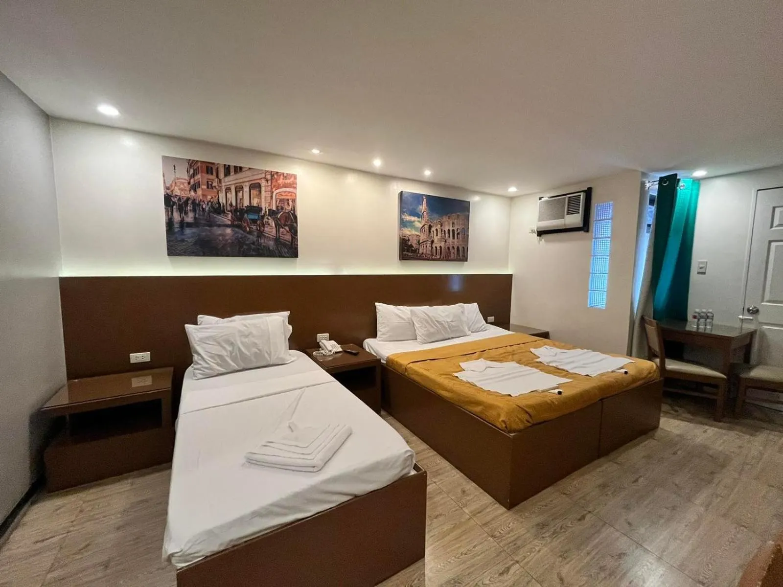 Bed in Eurotel Baguio