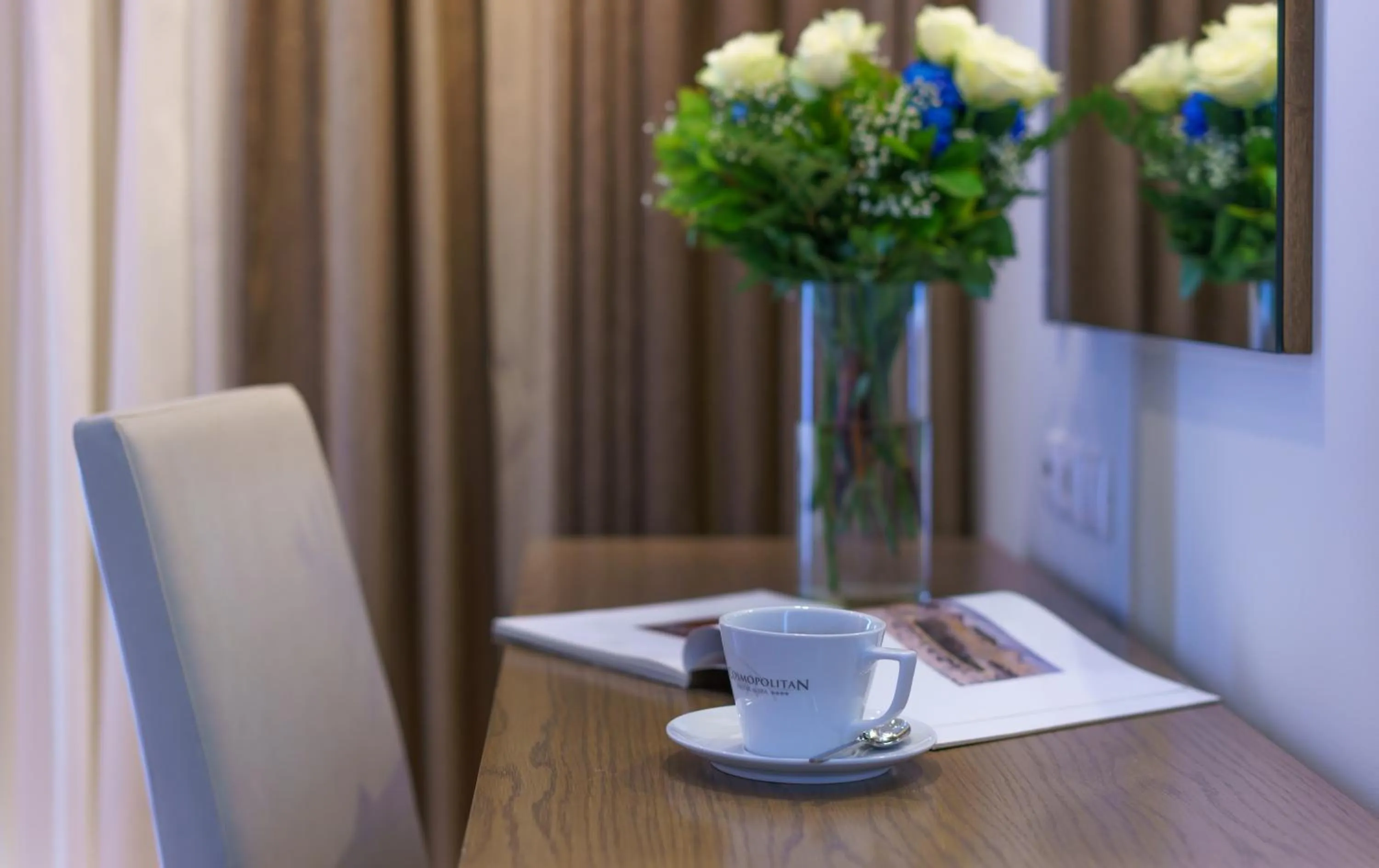 Photo of the whole room in Cosmopolitan Hotel