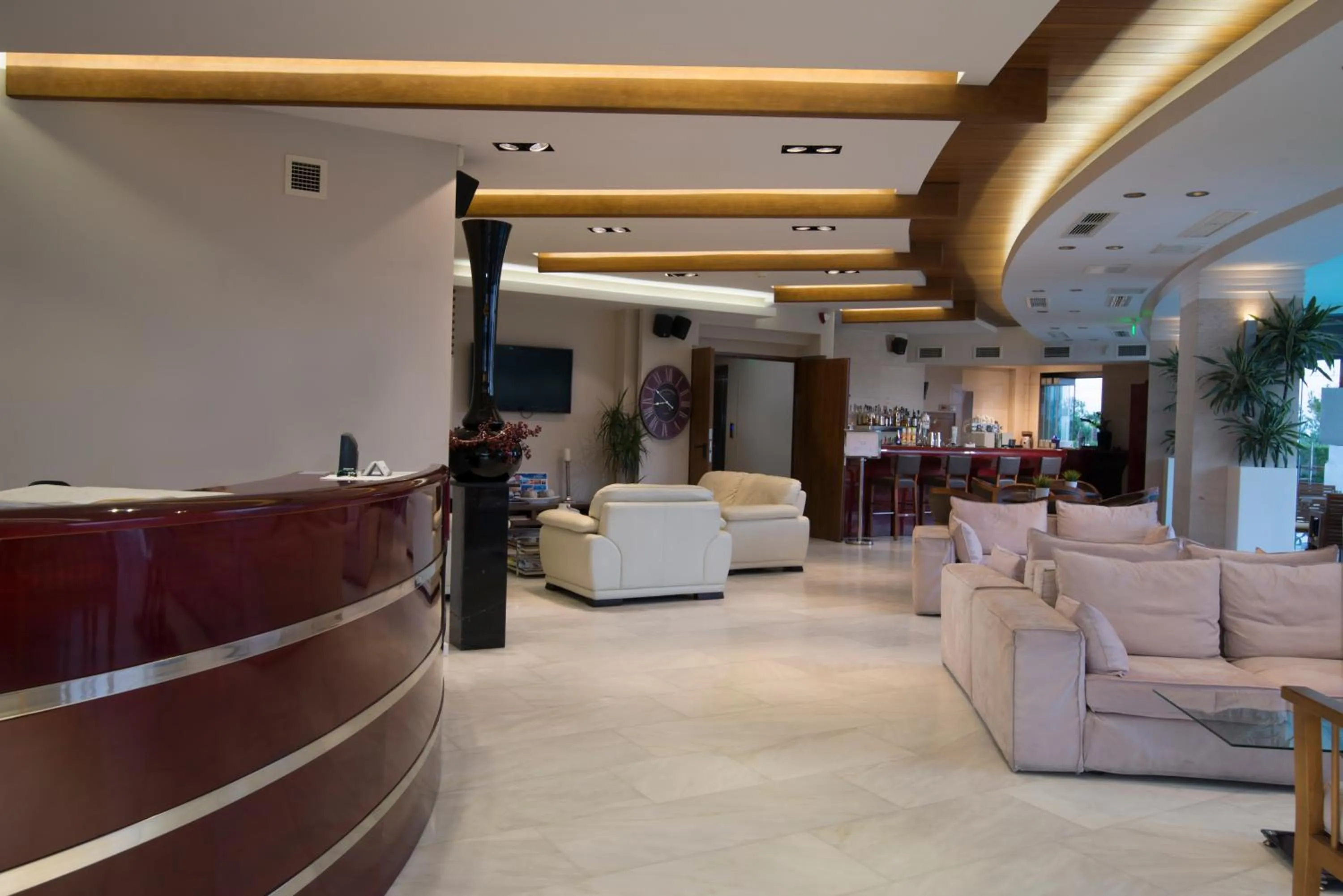 Communal lounge/ TV room in Cosmopolitan Hotel