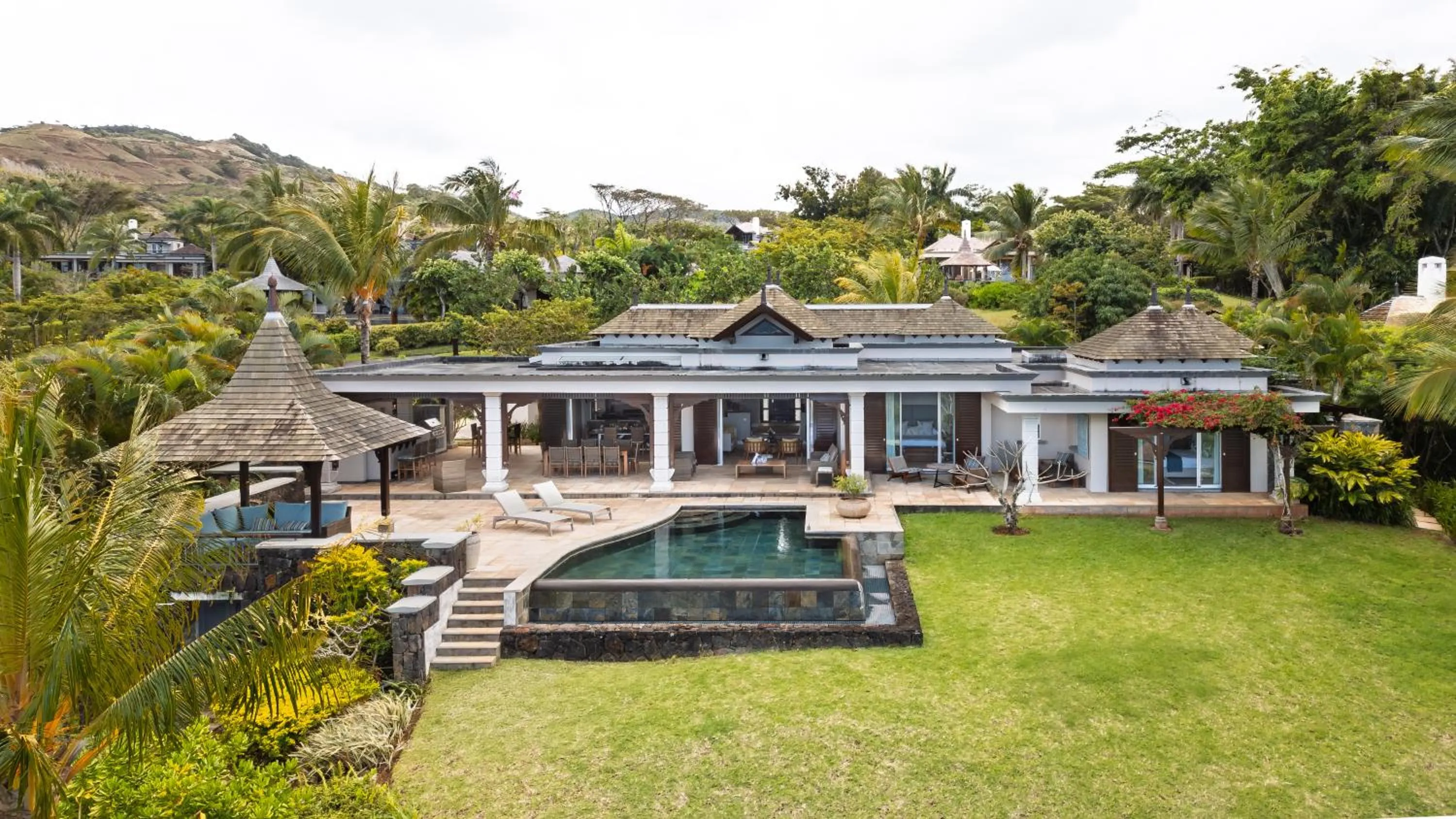 Property building in Heritage The Villas