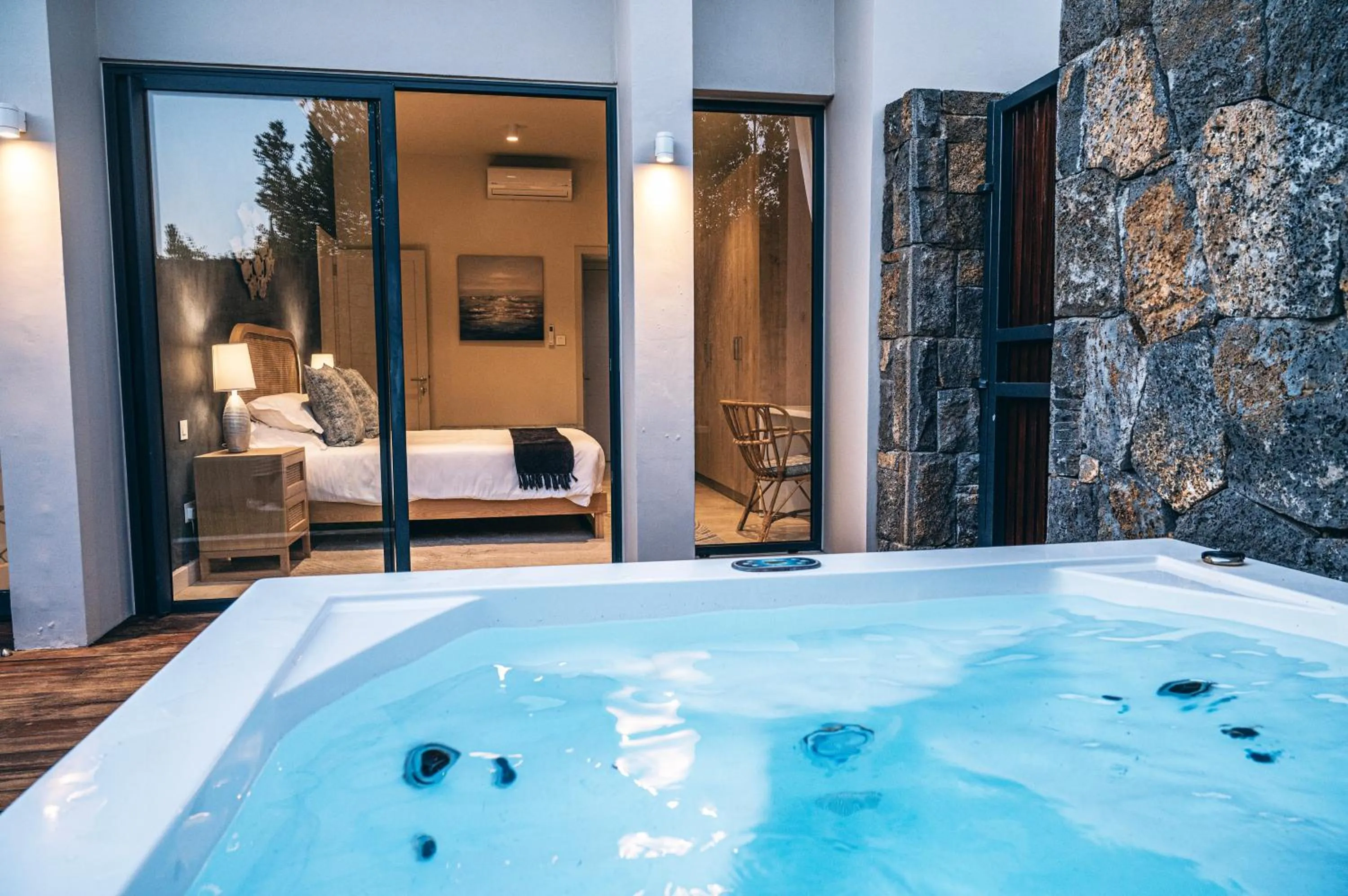 Hot Tub, Bed in Heritage The Villas