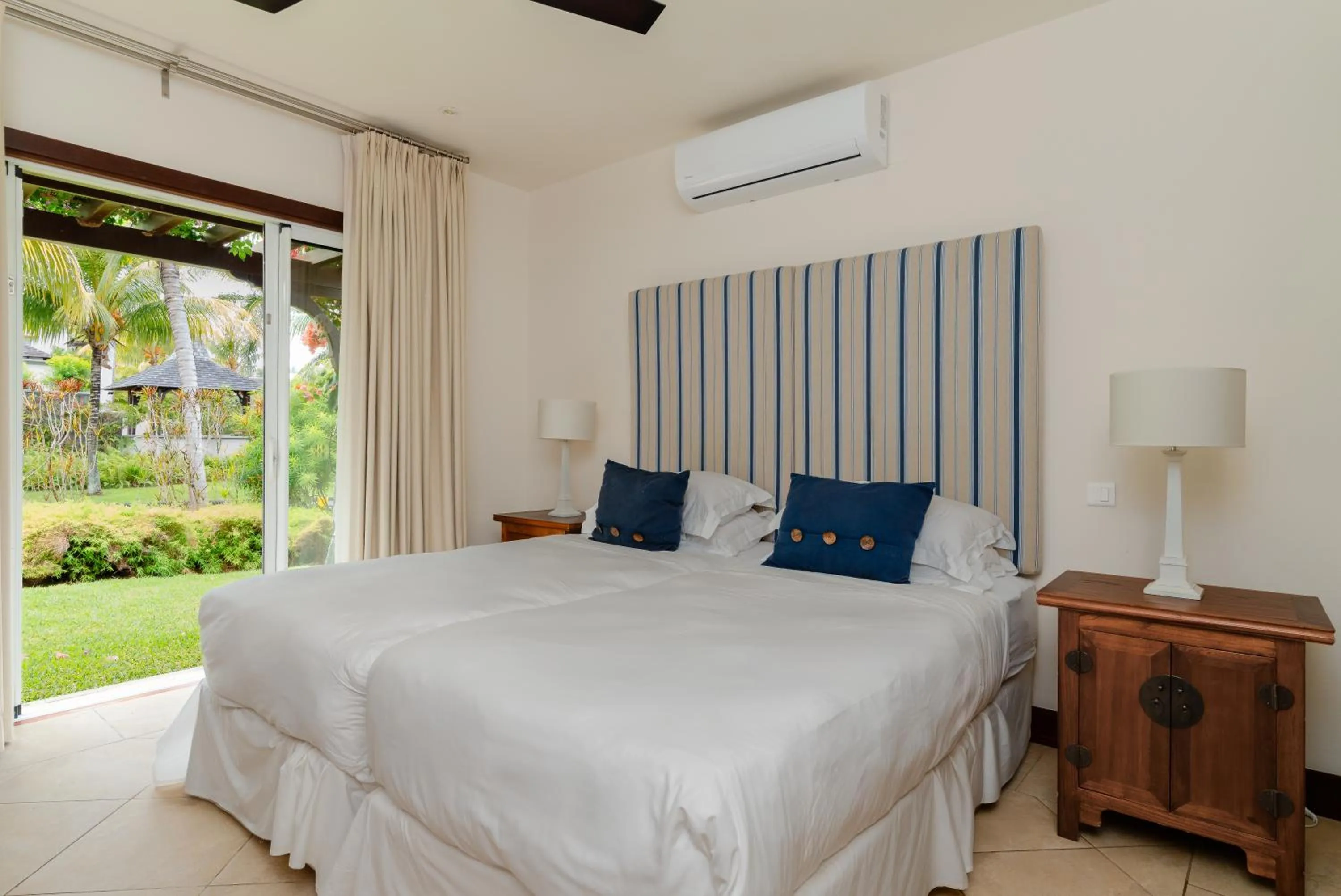 Garden, Bed in Heritage The Villas