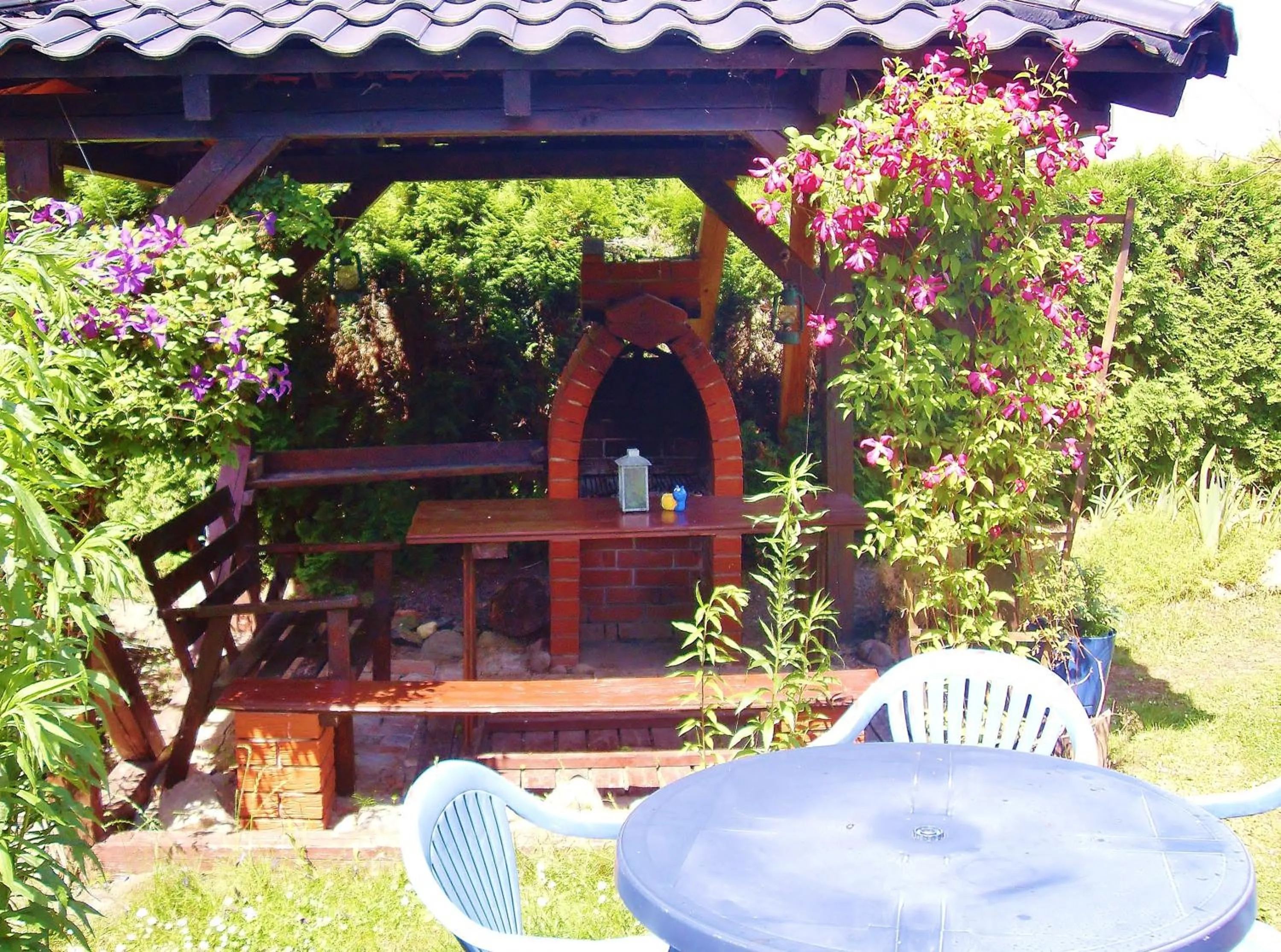 Garden in Willa Cyklada, grill, śniadania, jezioro,przystań,tawerna-200m, park linowy-400m, centrum,aquapark-900m