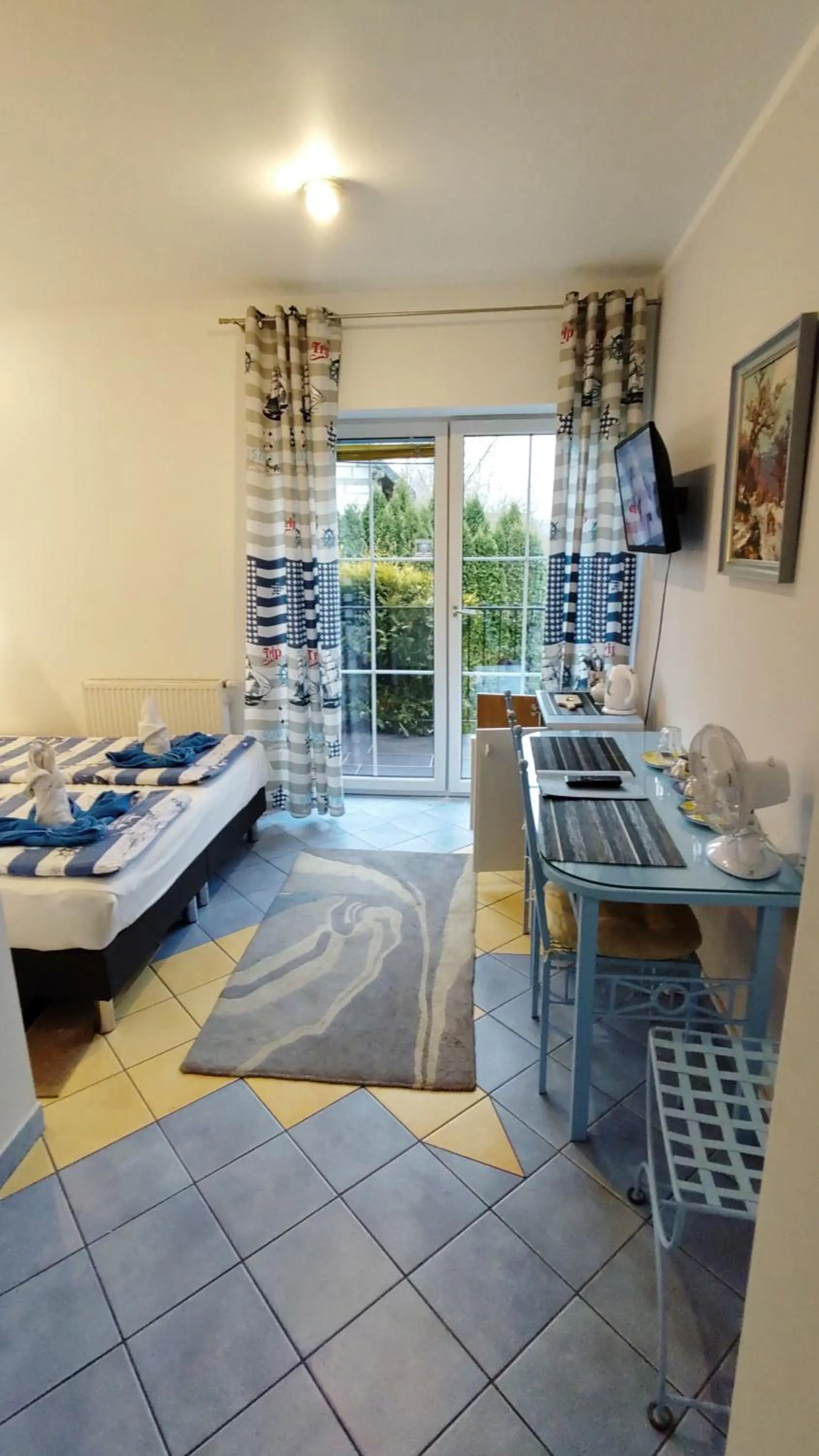 Photo of the whole room, Bed in Willa Cyklada, grill, śniadania, jezioro,przystań,tawerna-200m, park linowy-400m, centrum,aquapark-900m