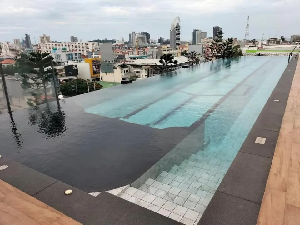 Swimming pool in Chezzotel Pattaya