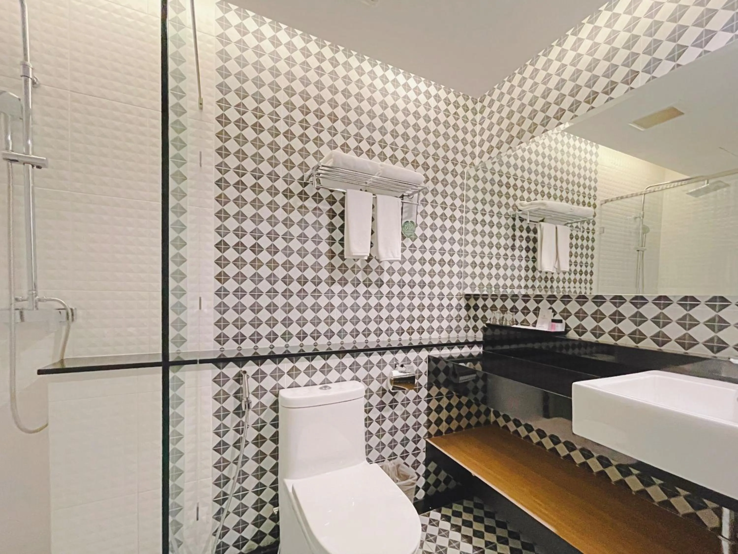 Toilet in Chezzotel Pattaya