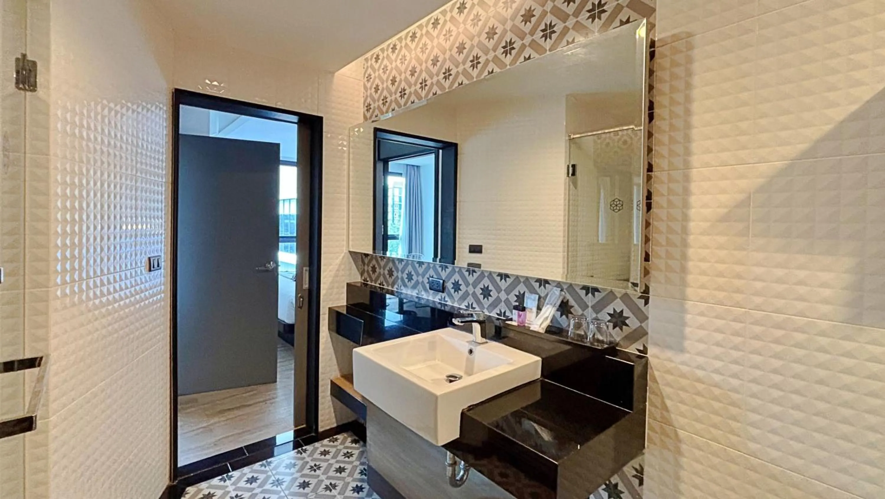 Bathroom in Chezzotel Pattaya