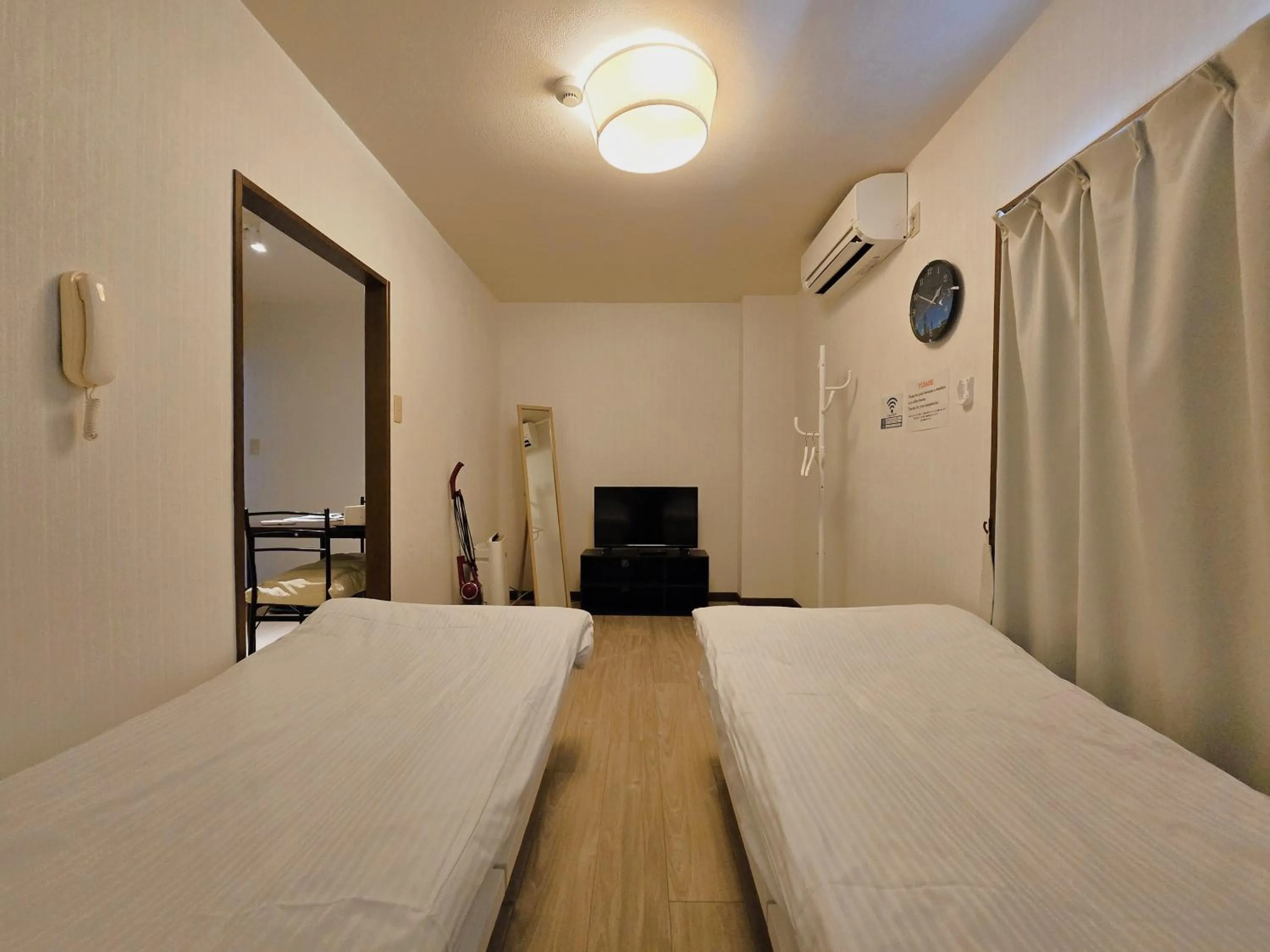 Photo of the whole room, Bed in Comfort CUBE PHOENIX Beppu (やよいビル)