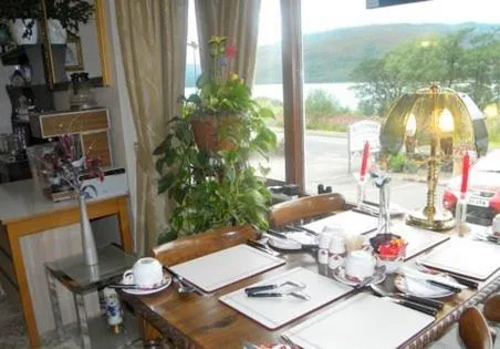 Restaurant/places to eat in Alltonside Guest House
