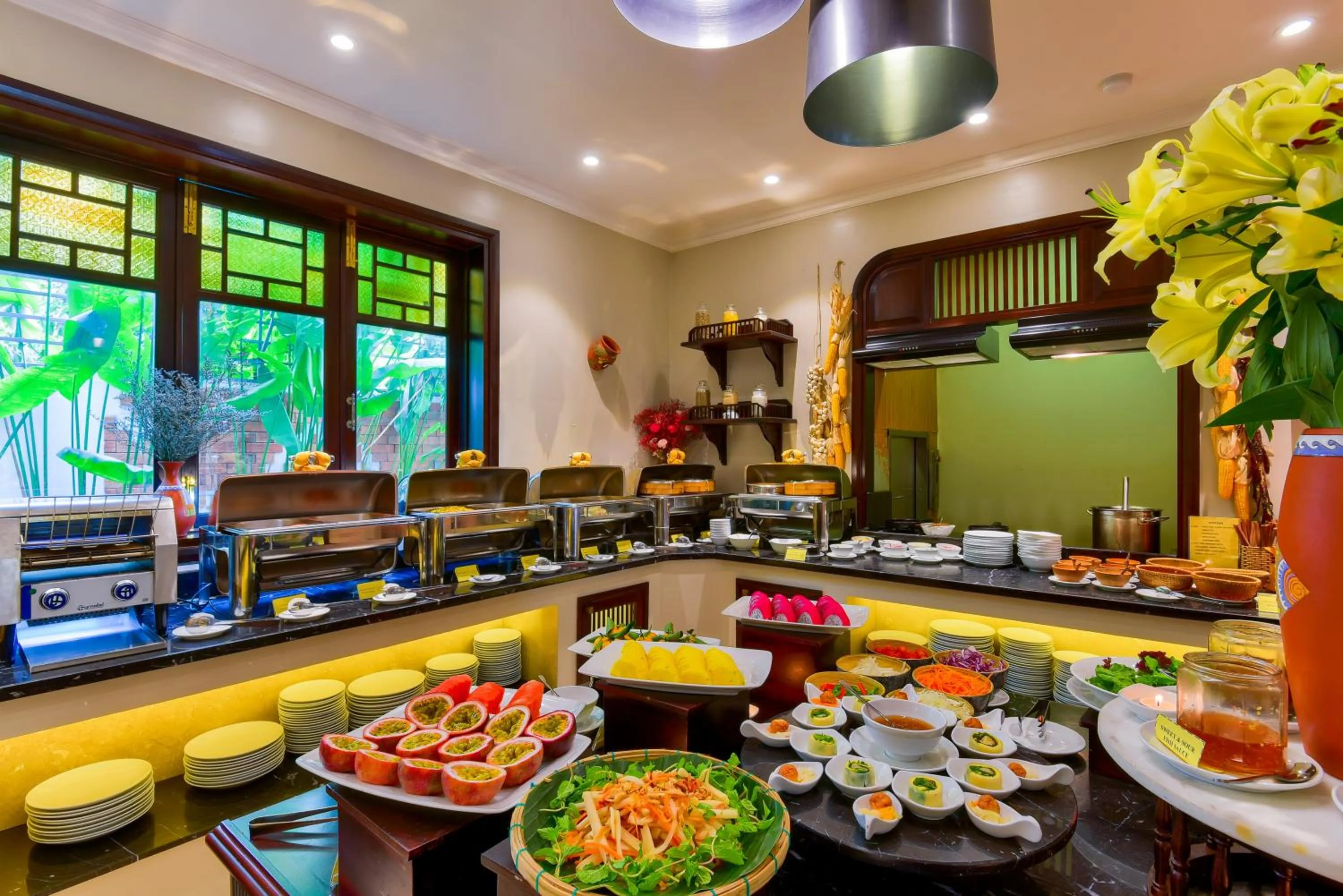 Food and drinks in Laluna Hoi An Riverside Hotel & Spa