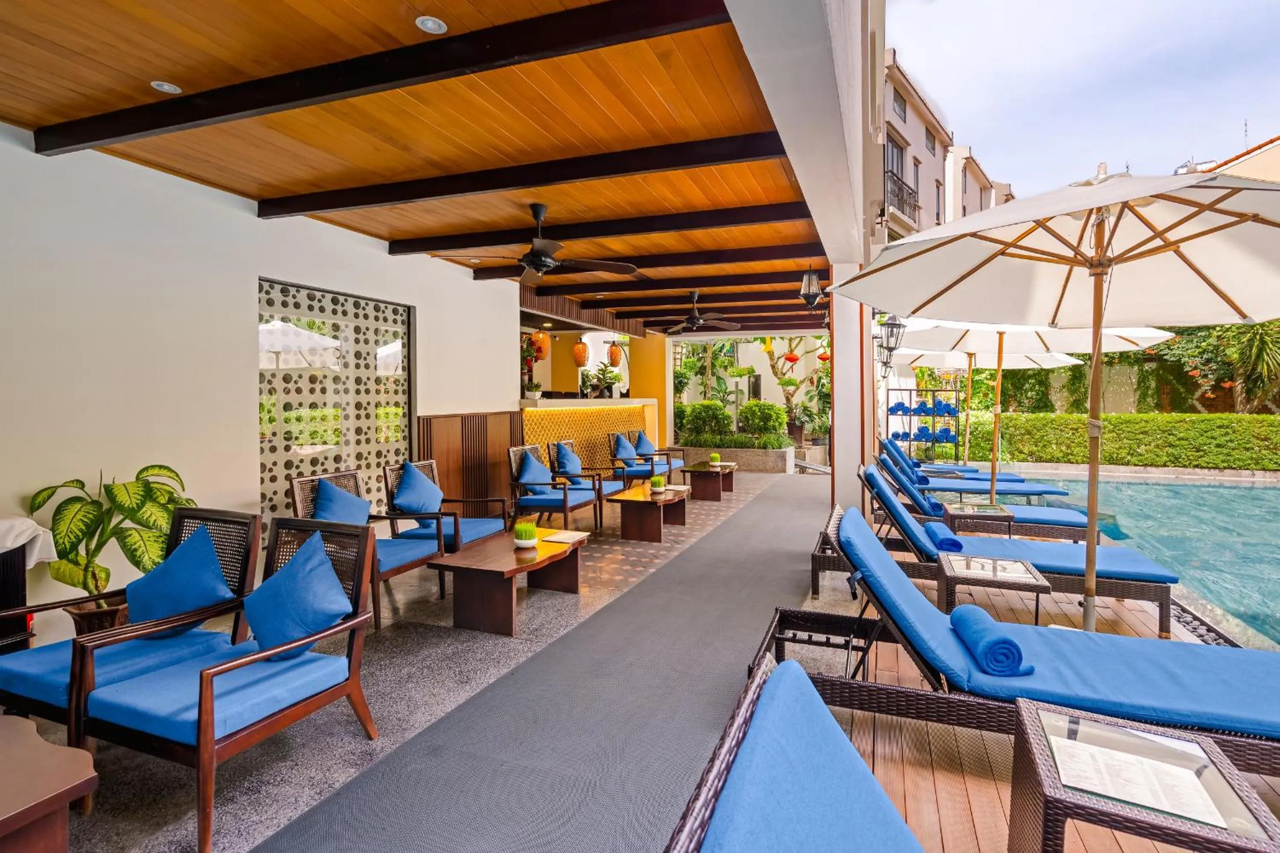 Lounge or bar in Laluna Hoi An Riverside Hotel & Spa