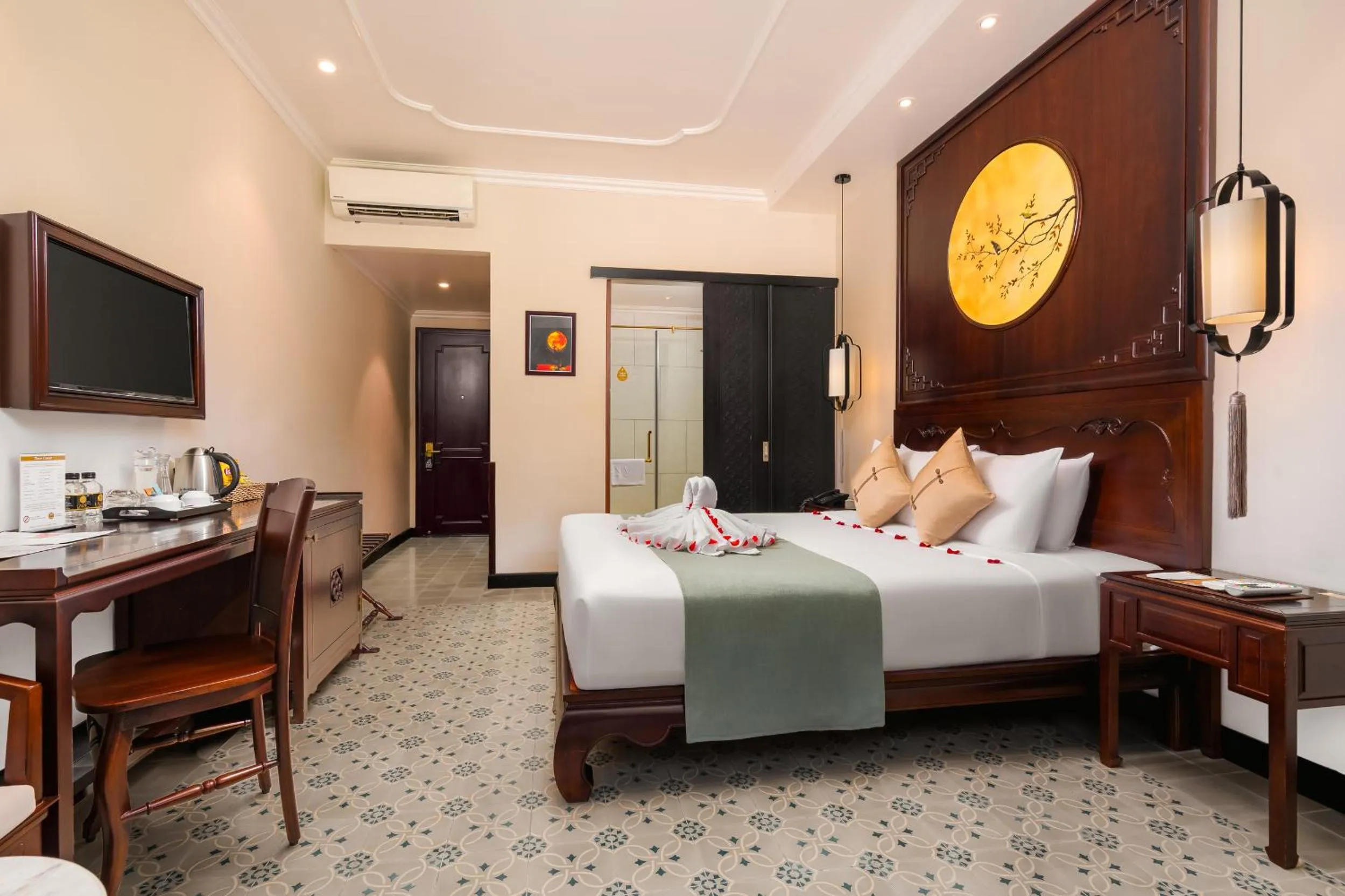 Bed in Laluna Hoi An Riverside Hotel & Spa