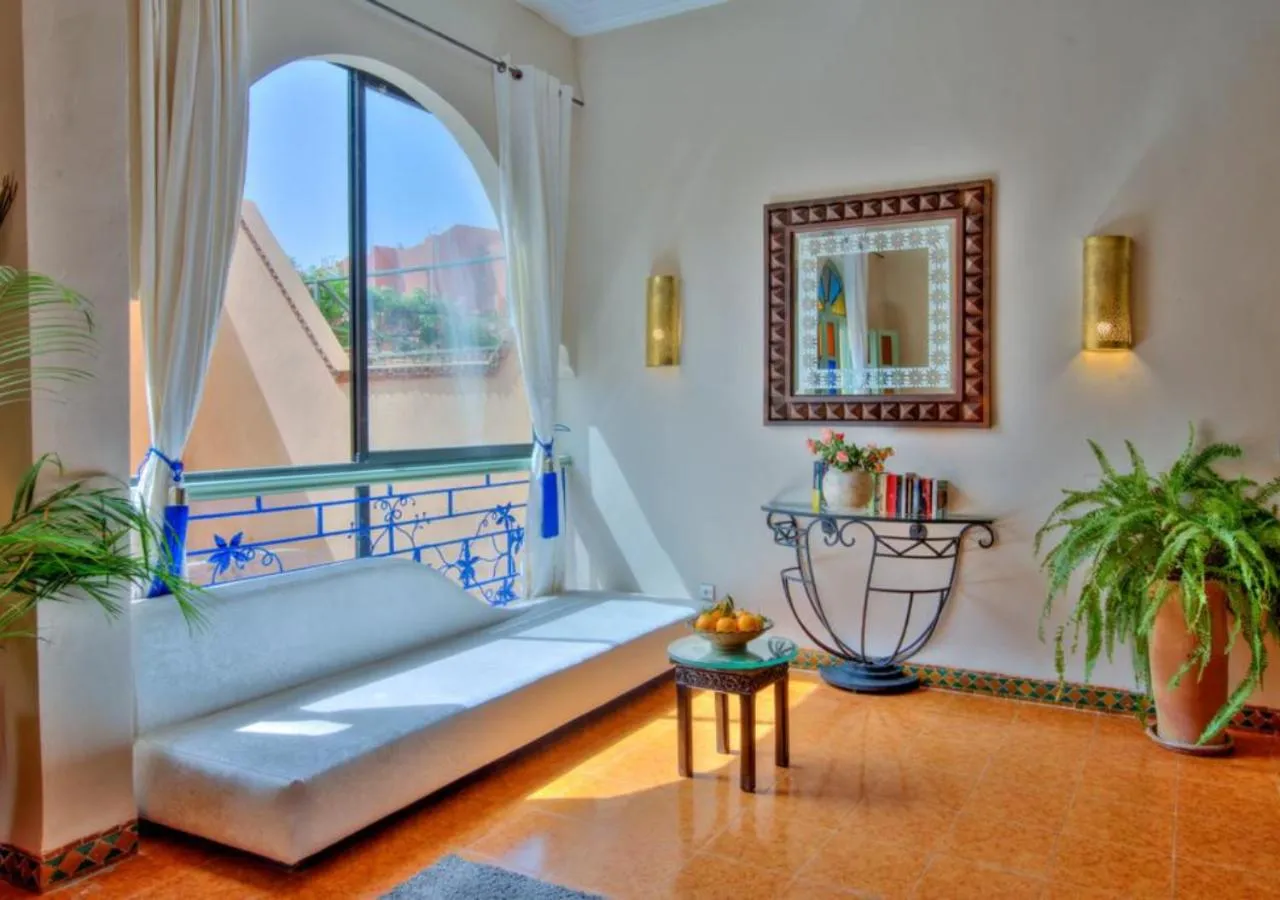 Living room, Bed in Riad la villa bleue & SPA