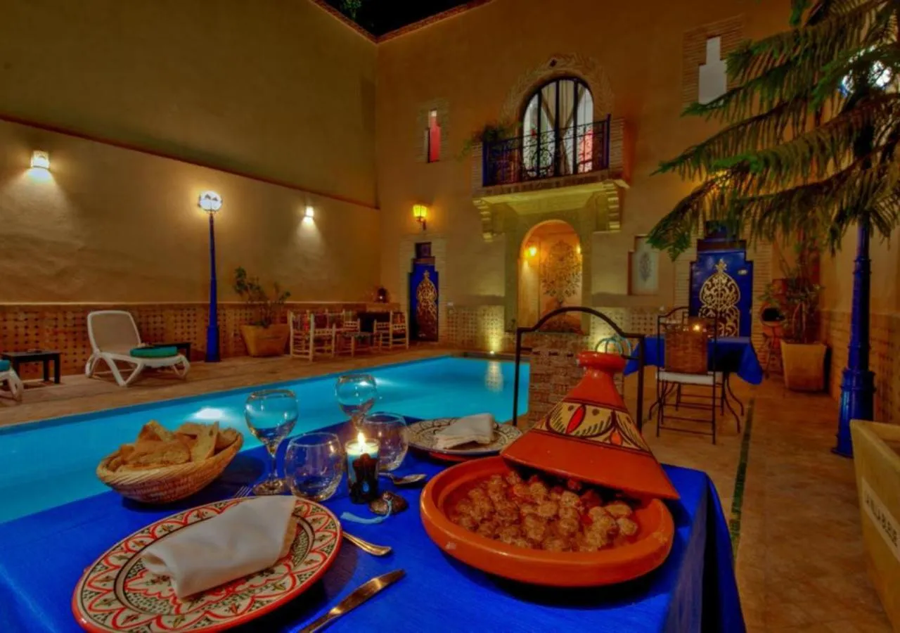 Restaurant/Places to Eat in Riad la villa bleue & SPA