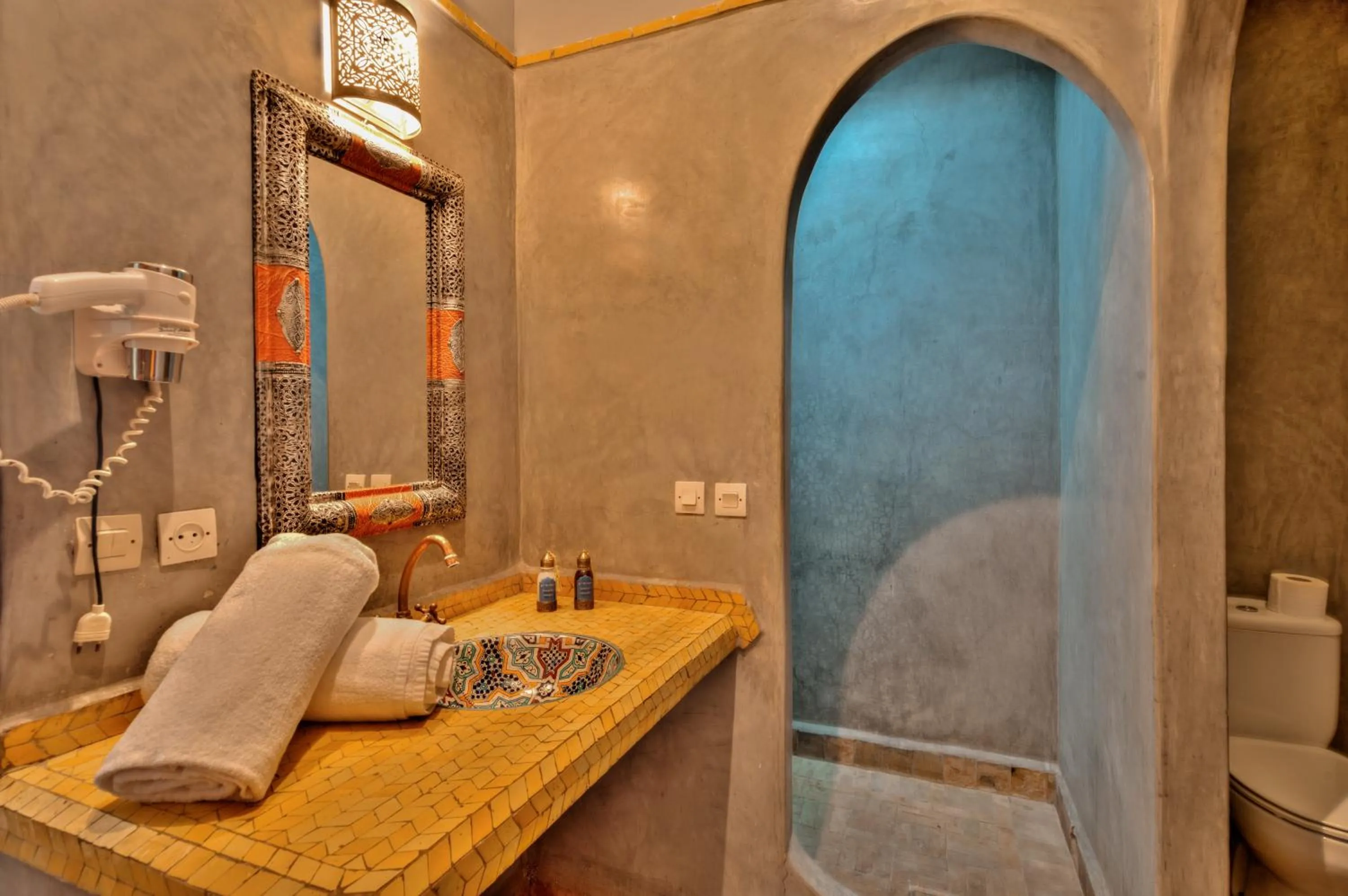Bathroom in Riad la villa bleue & SPA