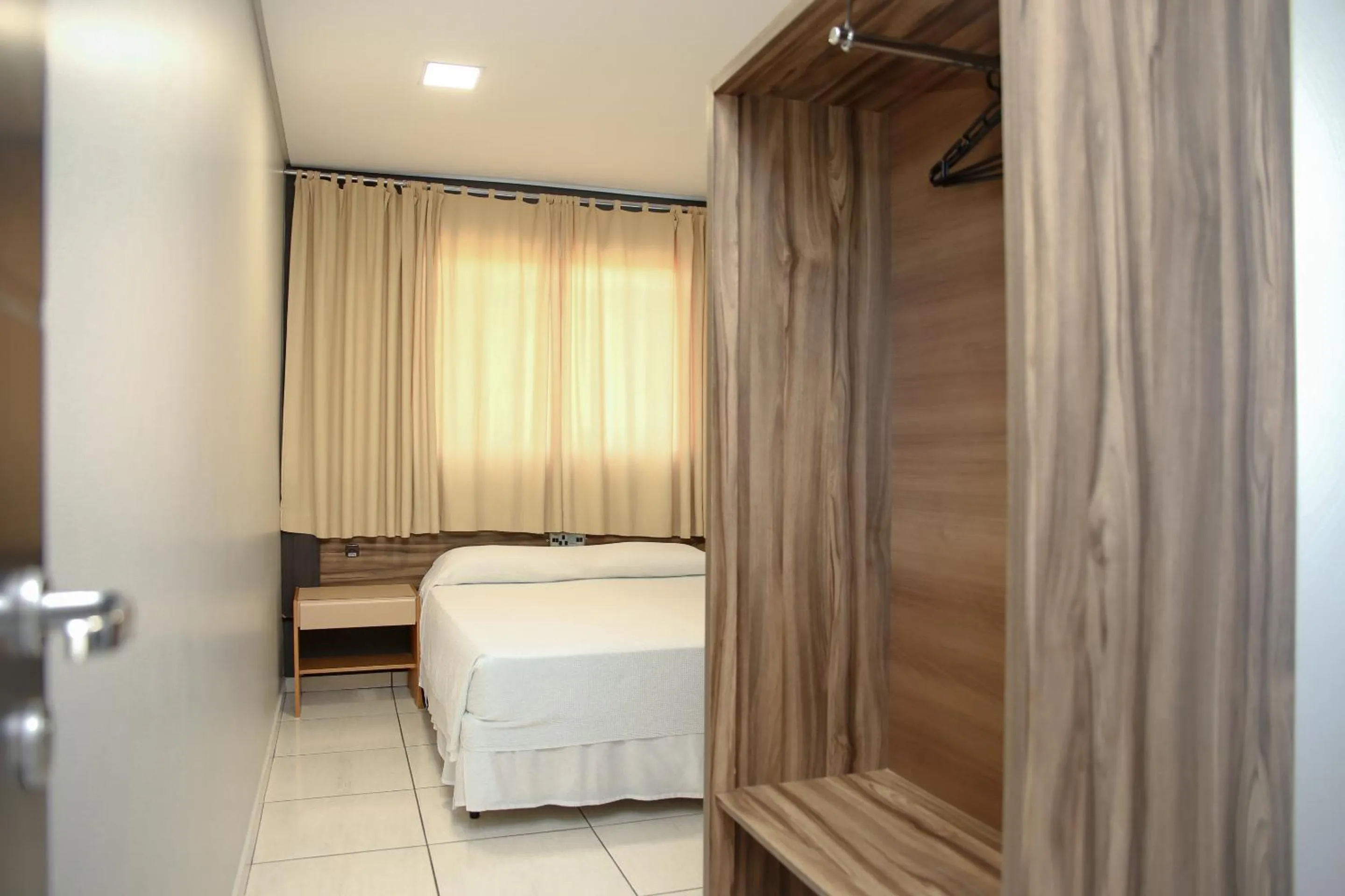 Bedroom, Bed in Rede Andrade Vivaldi