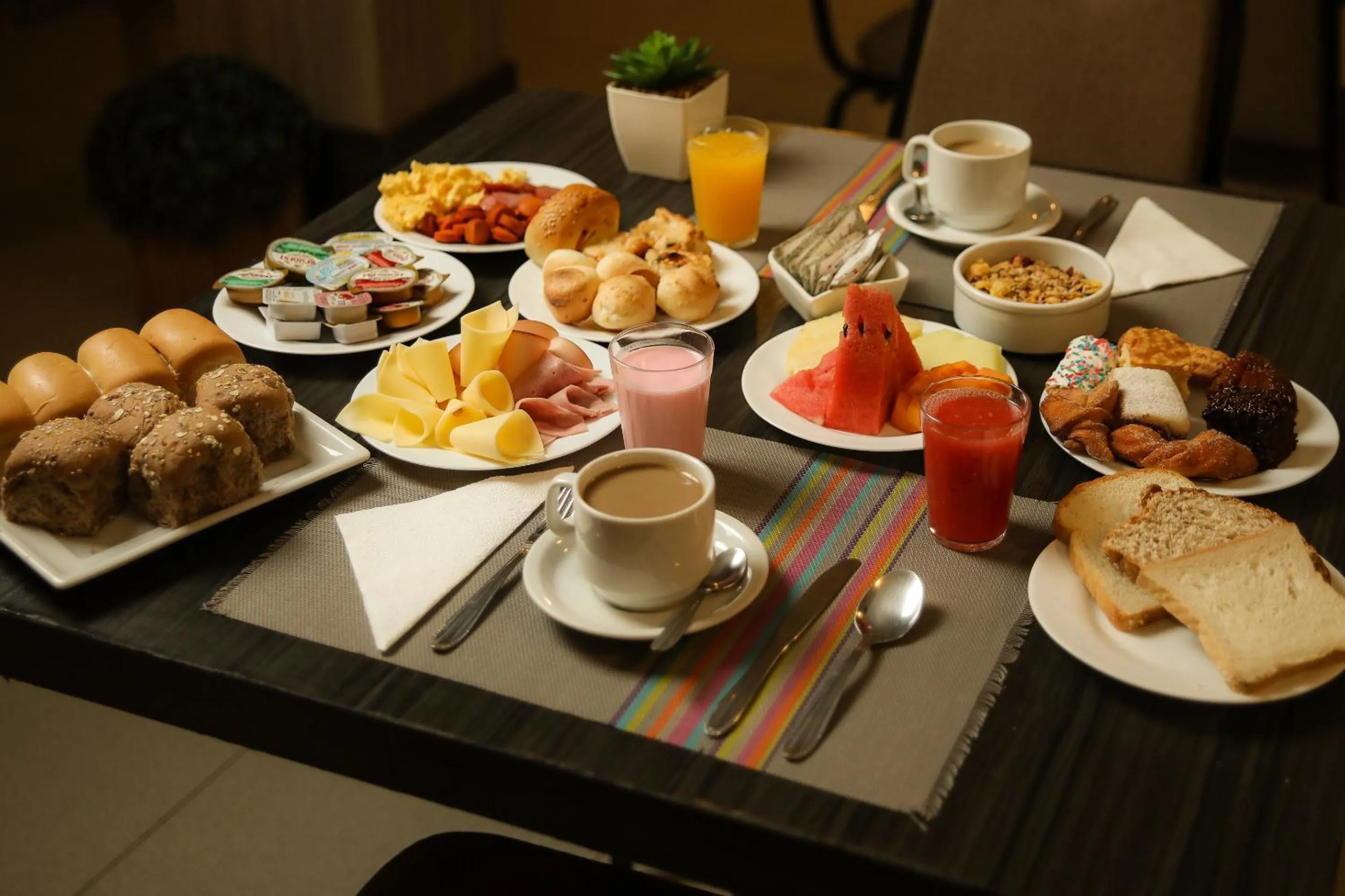 Buffet breakfast in Rede Andrade Vivaldi
