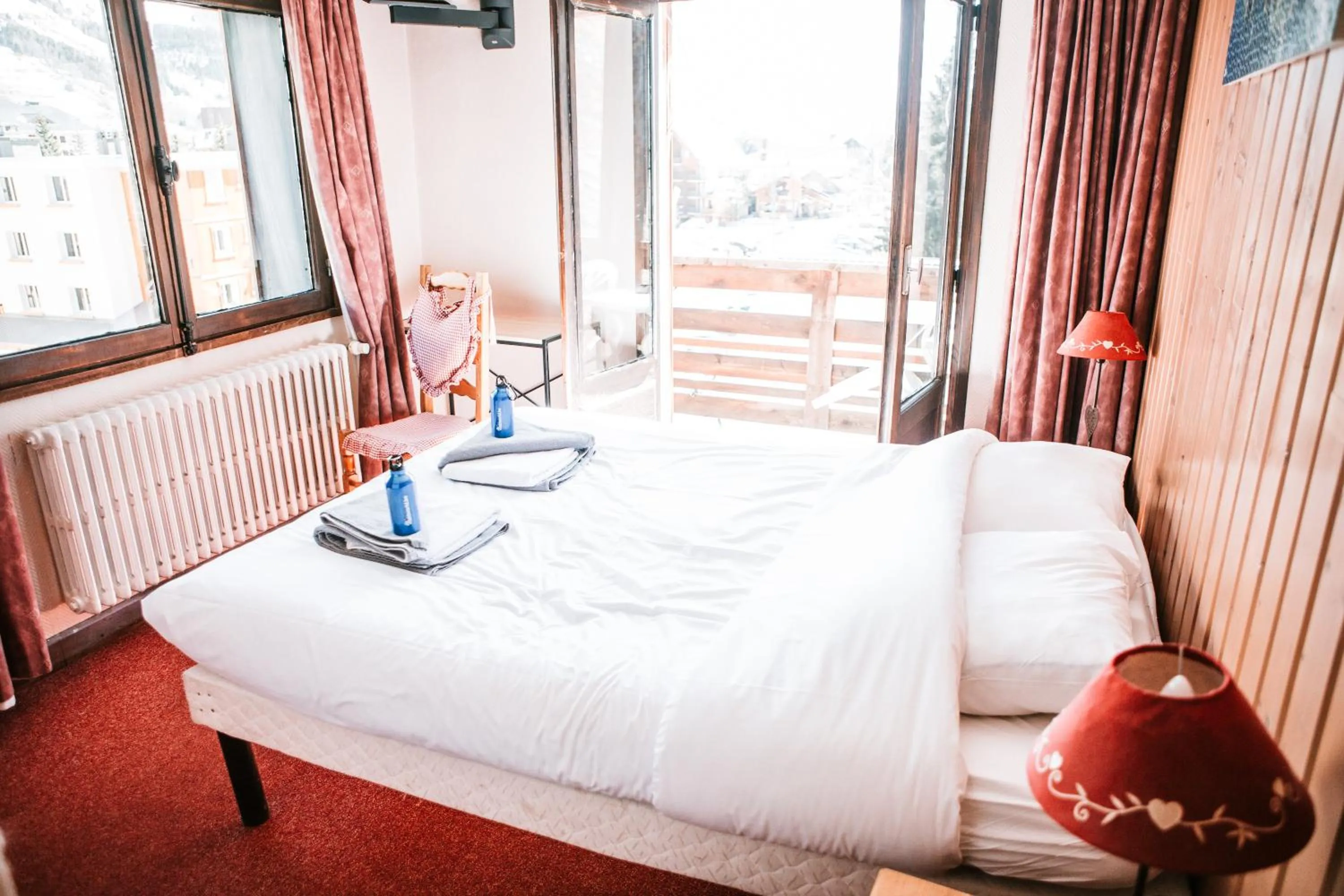 Bedroom in Hotel Le Cairn