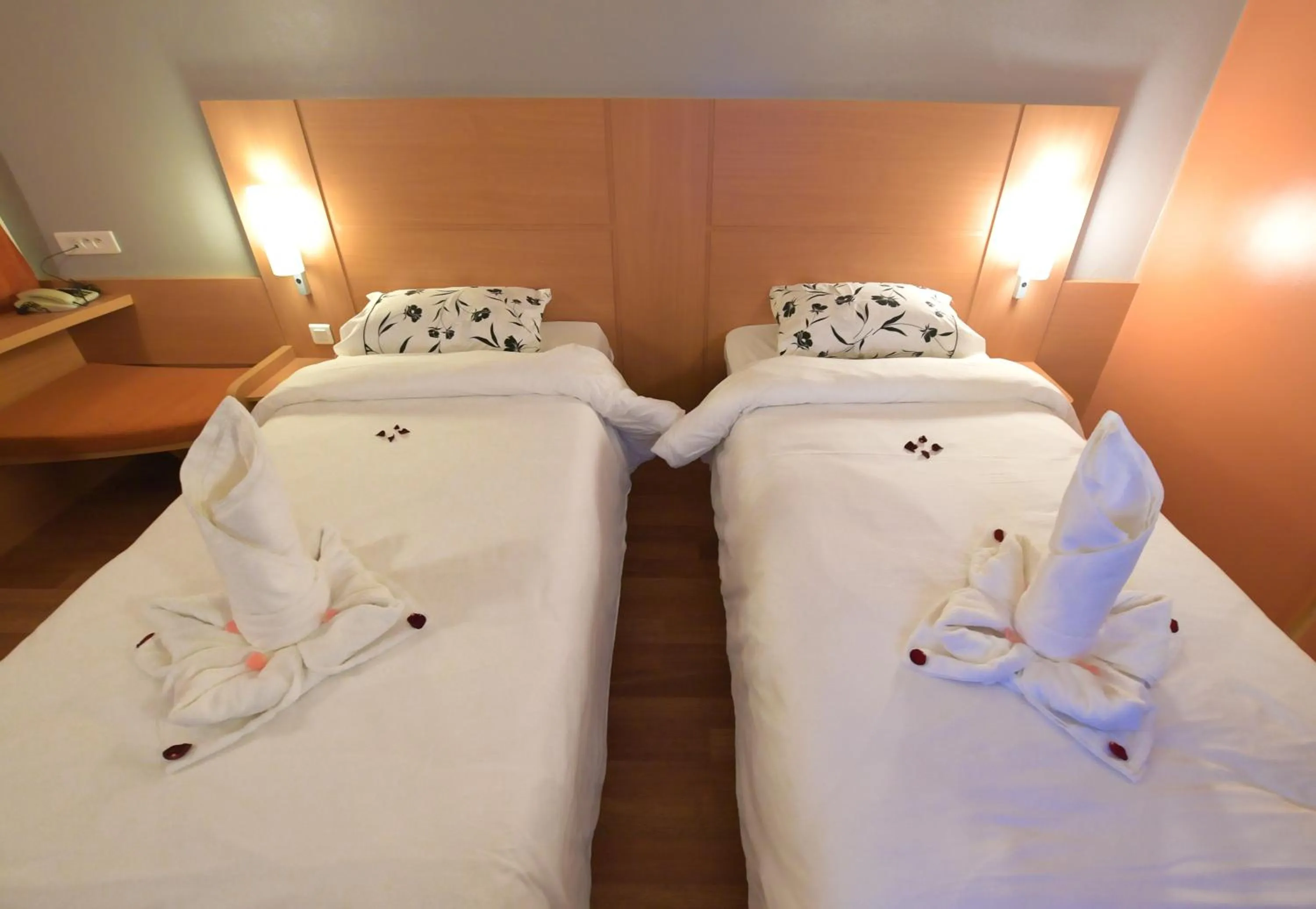 Bedroom, Bed in Senator Hotel Tanger