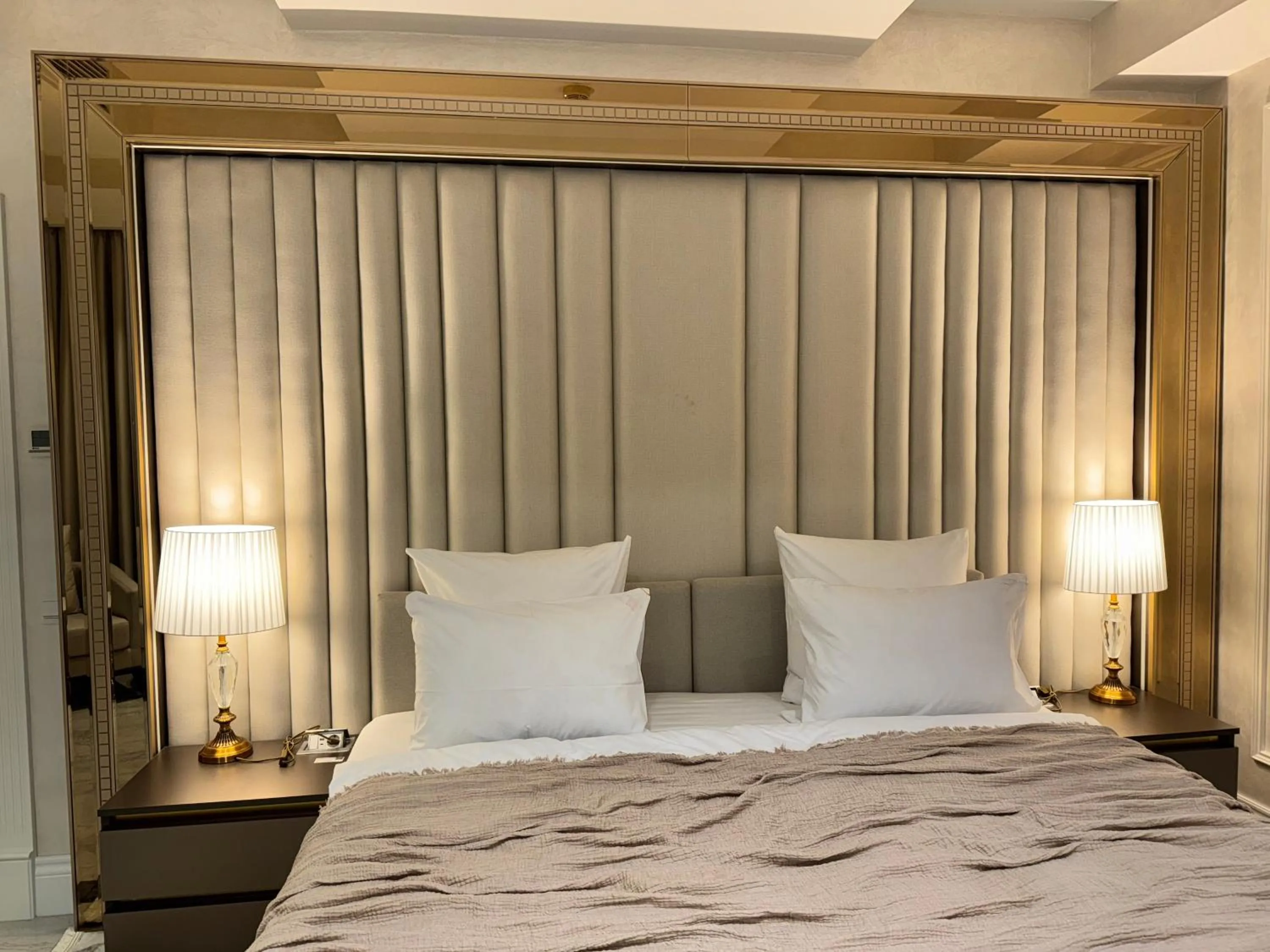 Bed in Ganjali Plaza Hotel