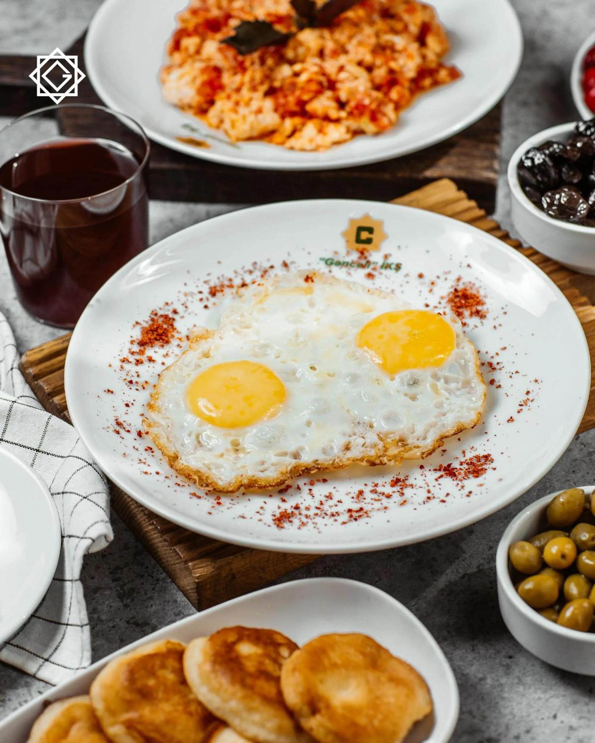 Food in Ganjali Plaza Hotel