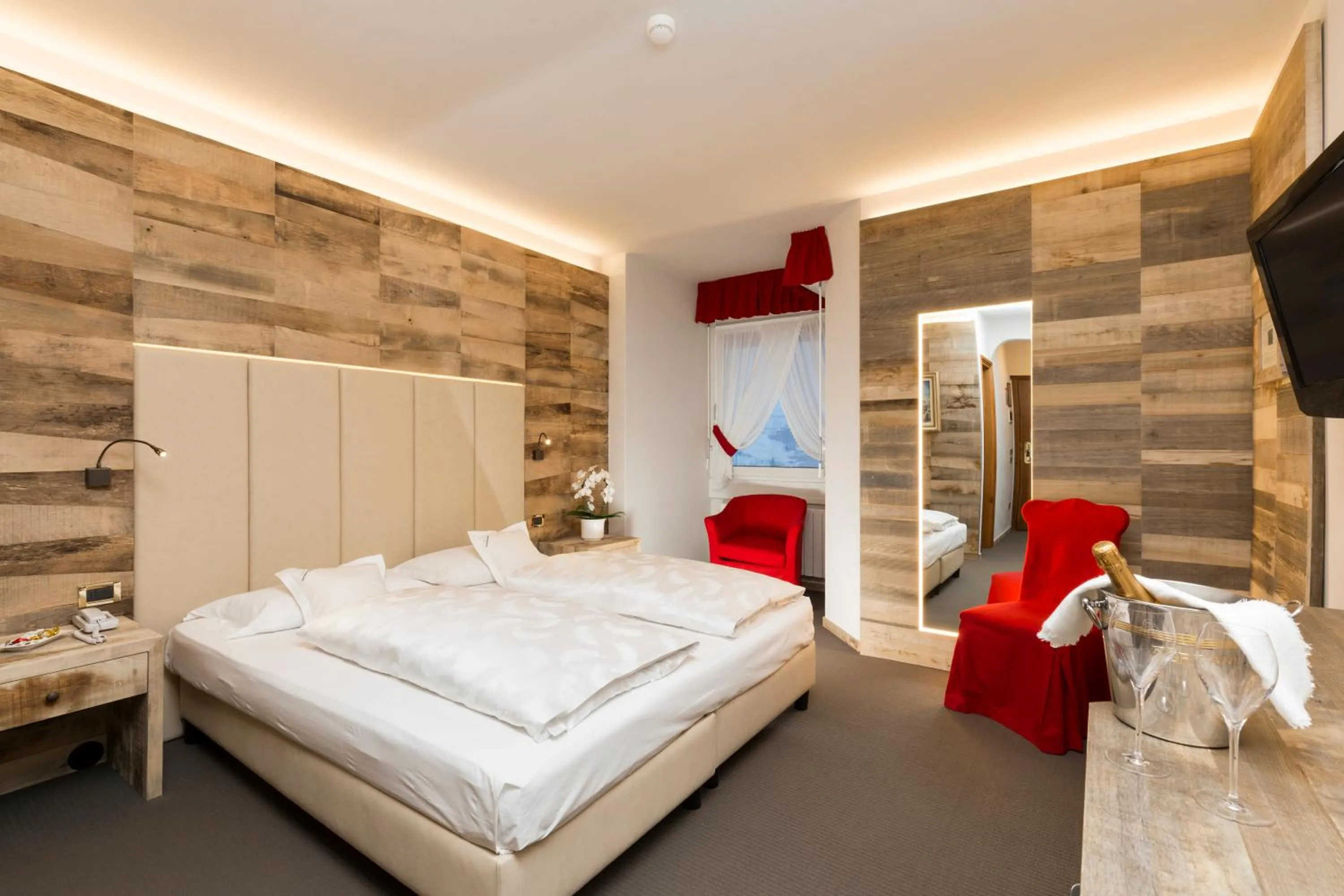 Photo of the whole room, Bed in Sporthotel Arabba