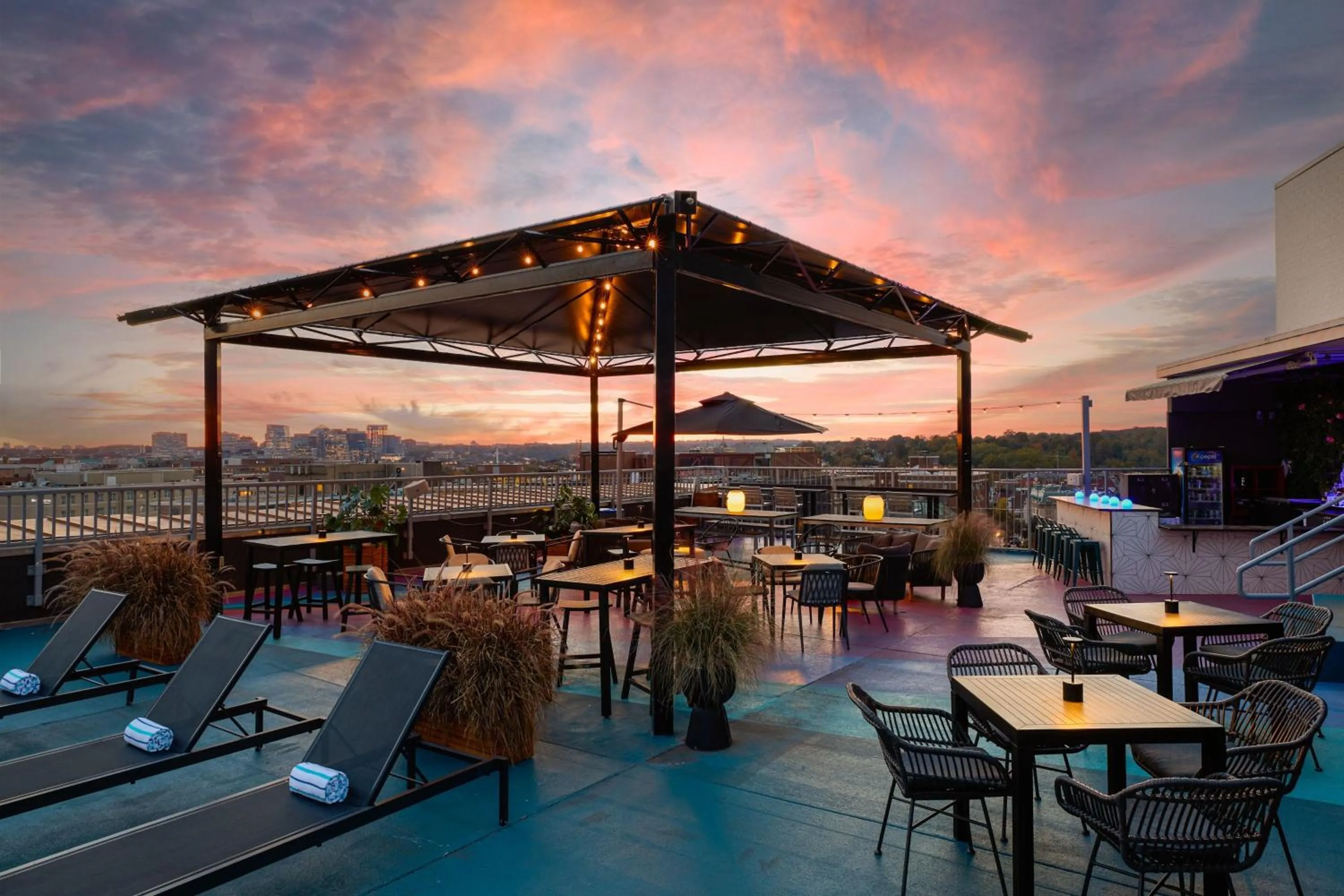 Swimming pool in The Ven at Embassy Row, Washington, D.C., a Tribute Portfolio Hotel