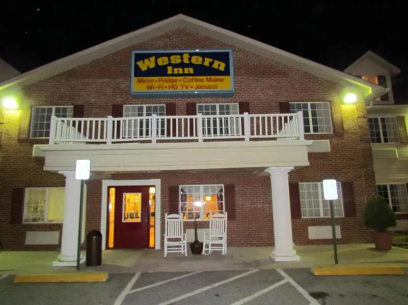 Property building in Western Inn & Suites Hampton