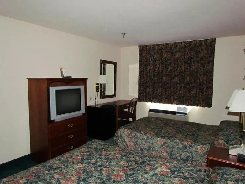Double Room with Two Double Beds in Western Inn & Suites Hampton Double Room with Two Double Beds in Western Inn & Suites Hampton