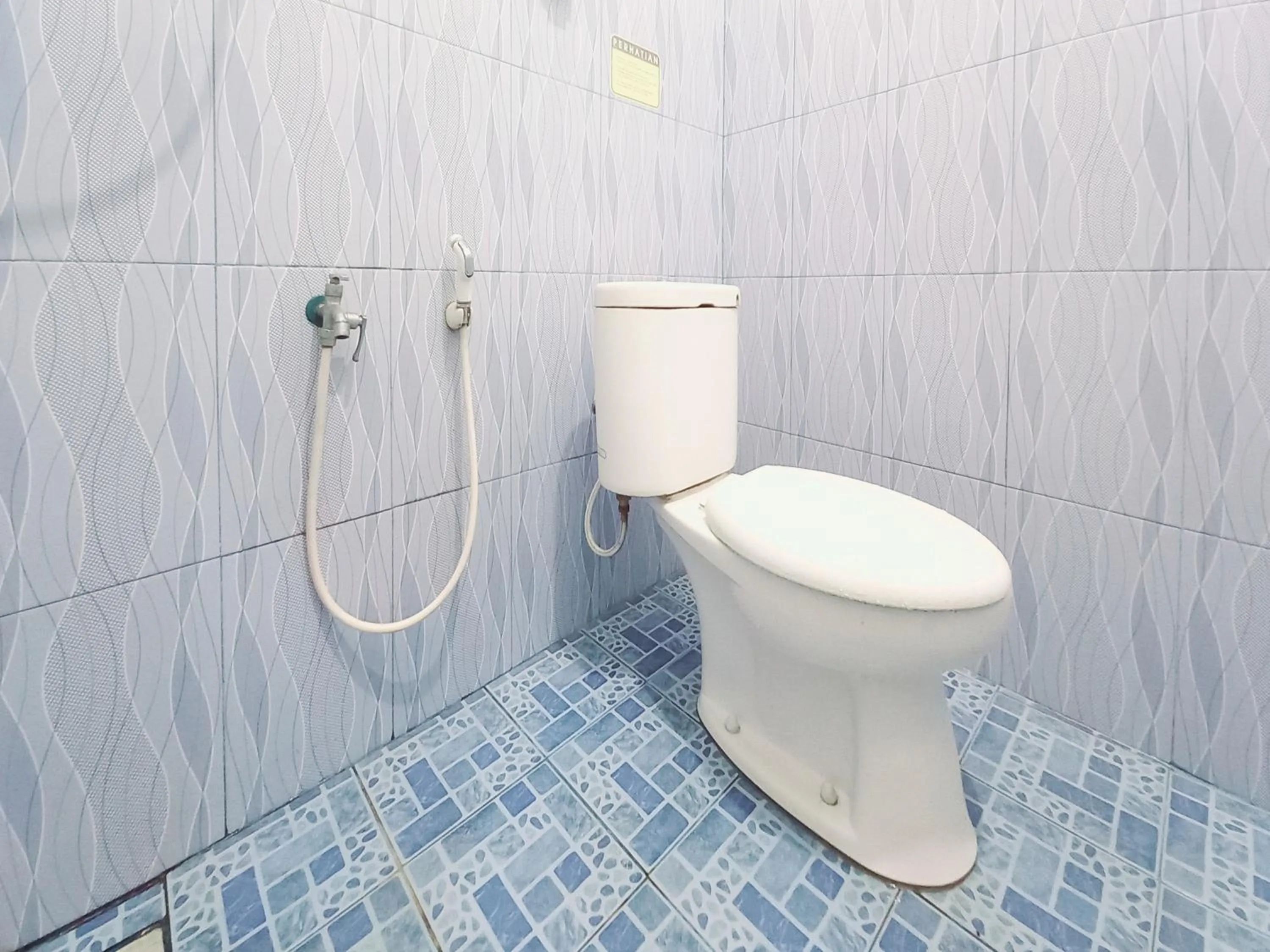 Bathroom in Lancar Homestay Syariah near BNS Mitra RedDoorz