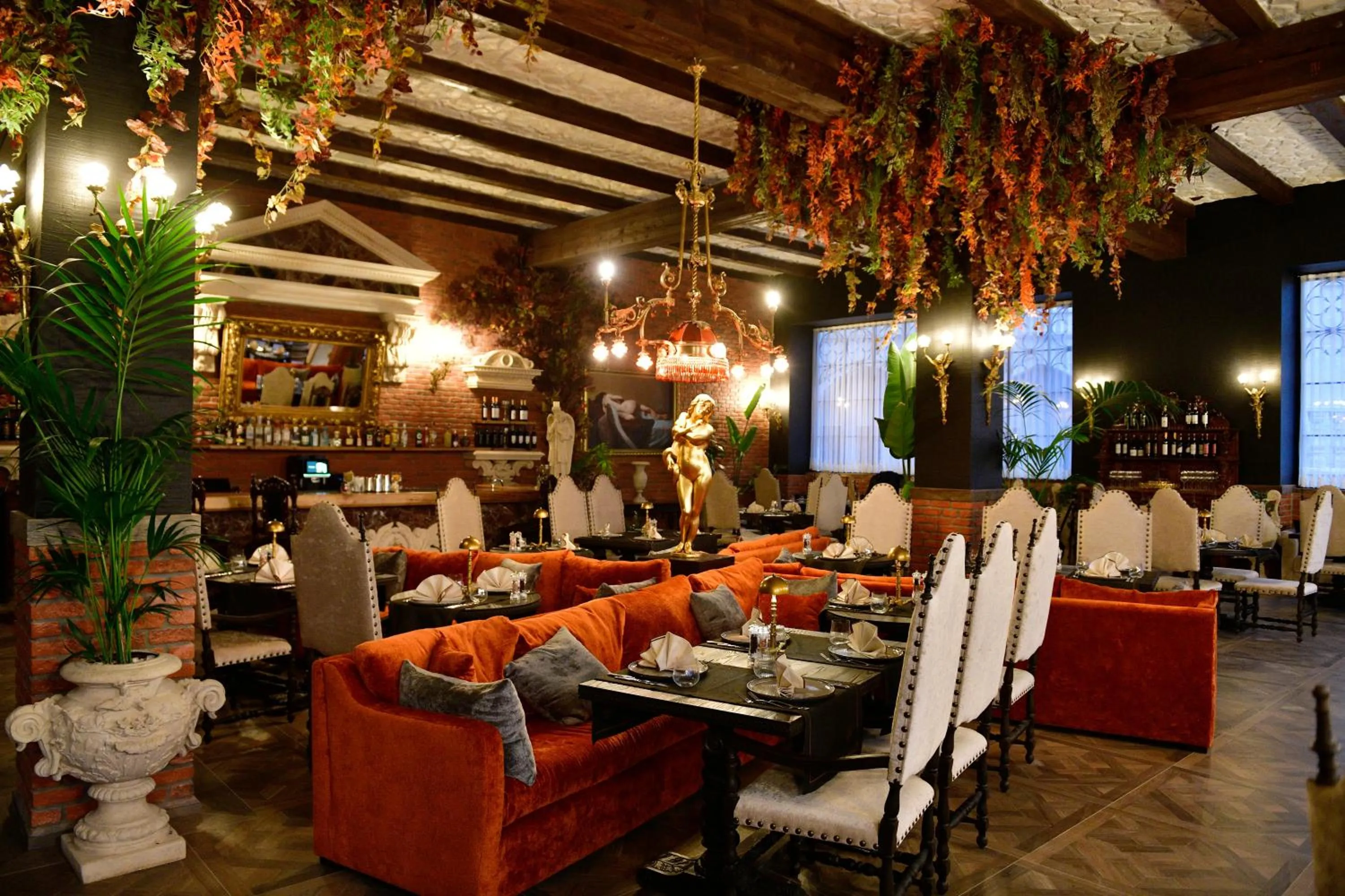 Restaurant/places to eat in Sacred Mansion