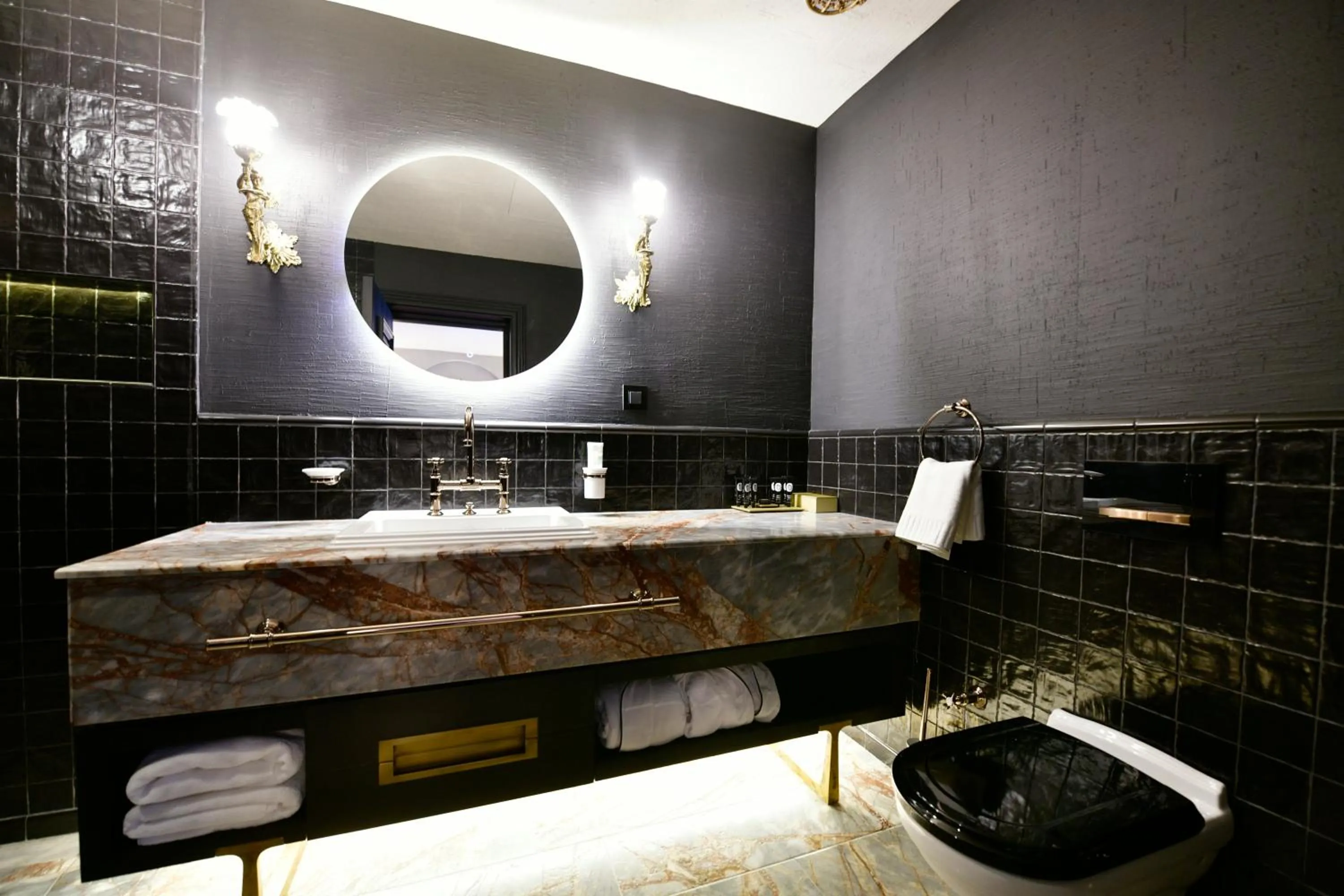 Toilet in Sacred Mansion