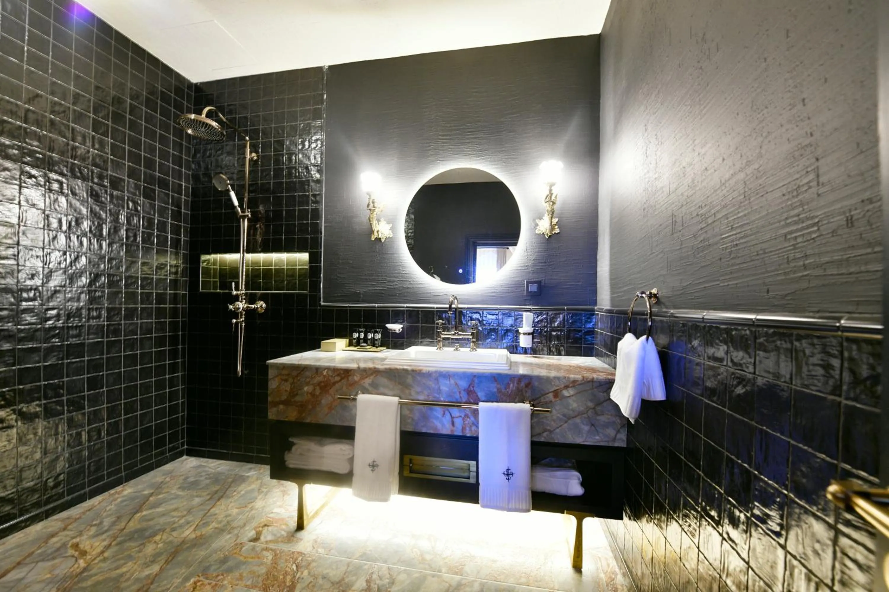 Toilet in Sacred Mansion