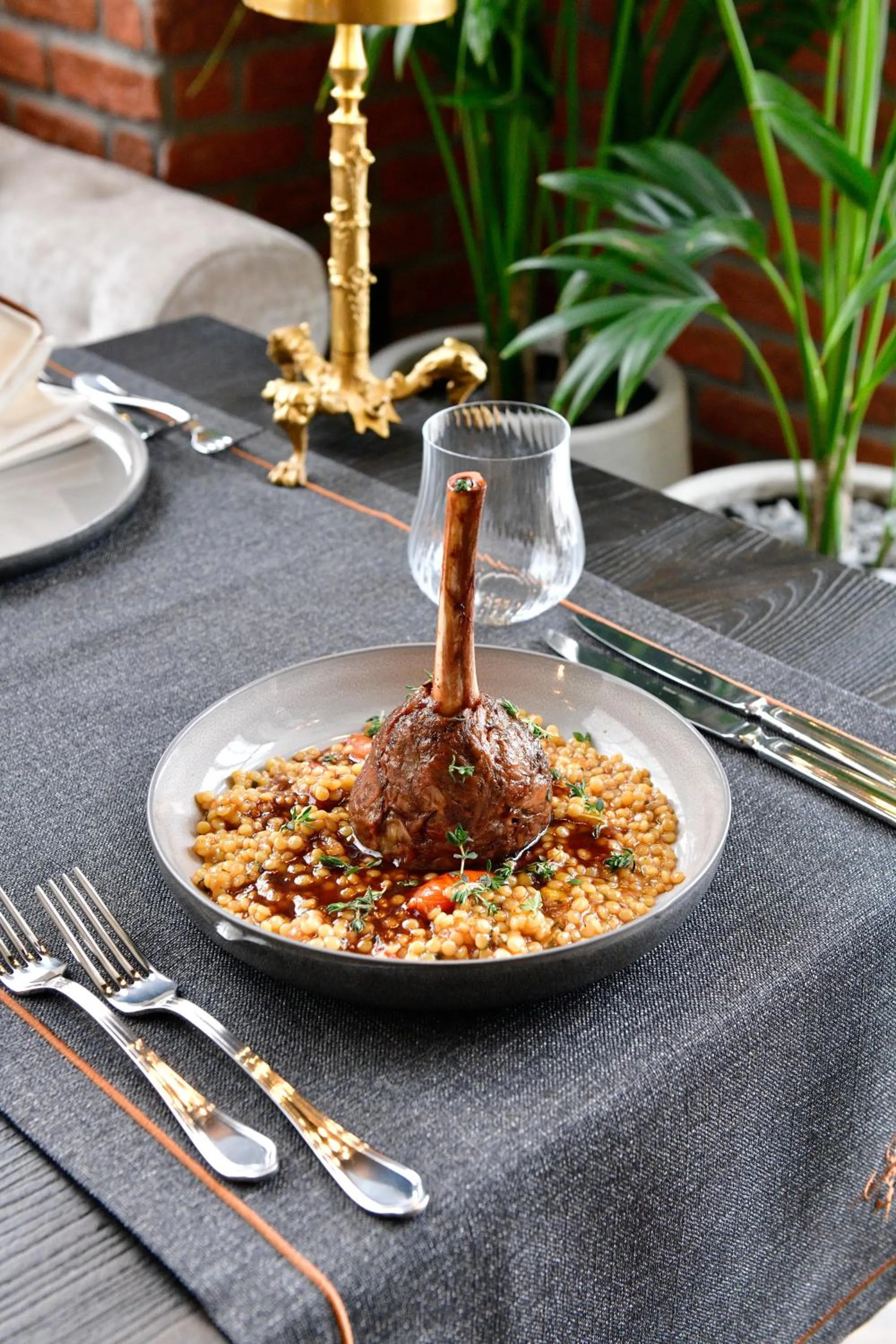 Restaurant/places to eat in Sacred Mansion