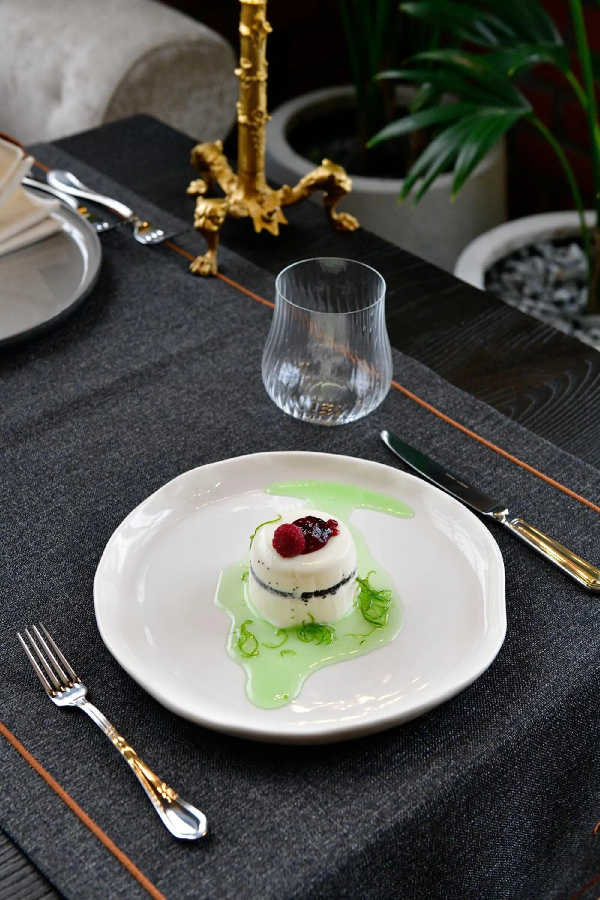 Restaurant/places to eat in Sacred Mansion