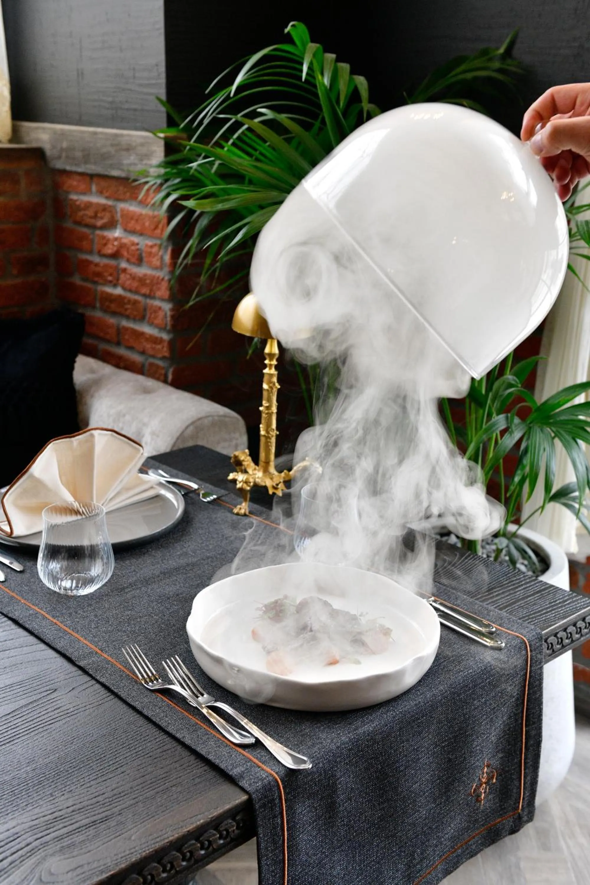 Restaurant/places to eat in Sacred Mansion