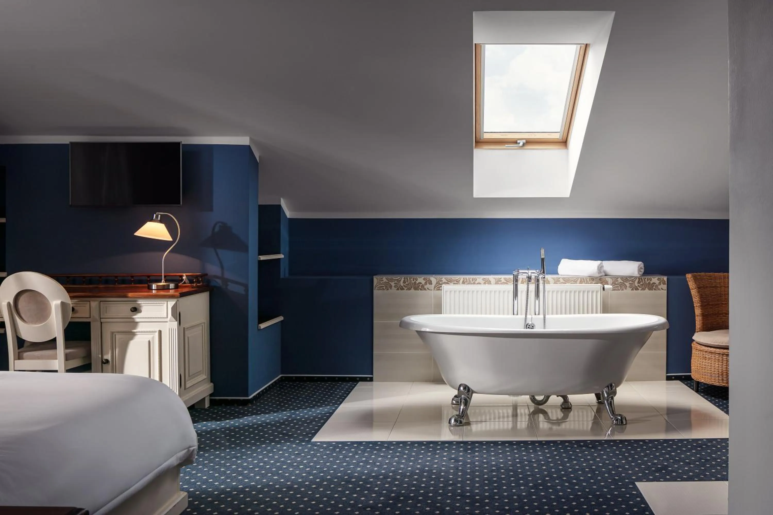 Bathroom, Bed in Golf & Spa Kunětická Hora