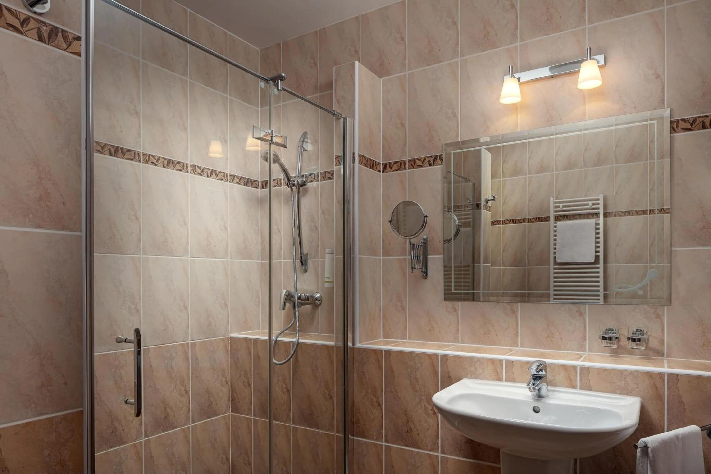 Shower in Golf & Spa Kunětická Hora