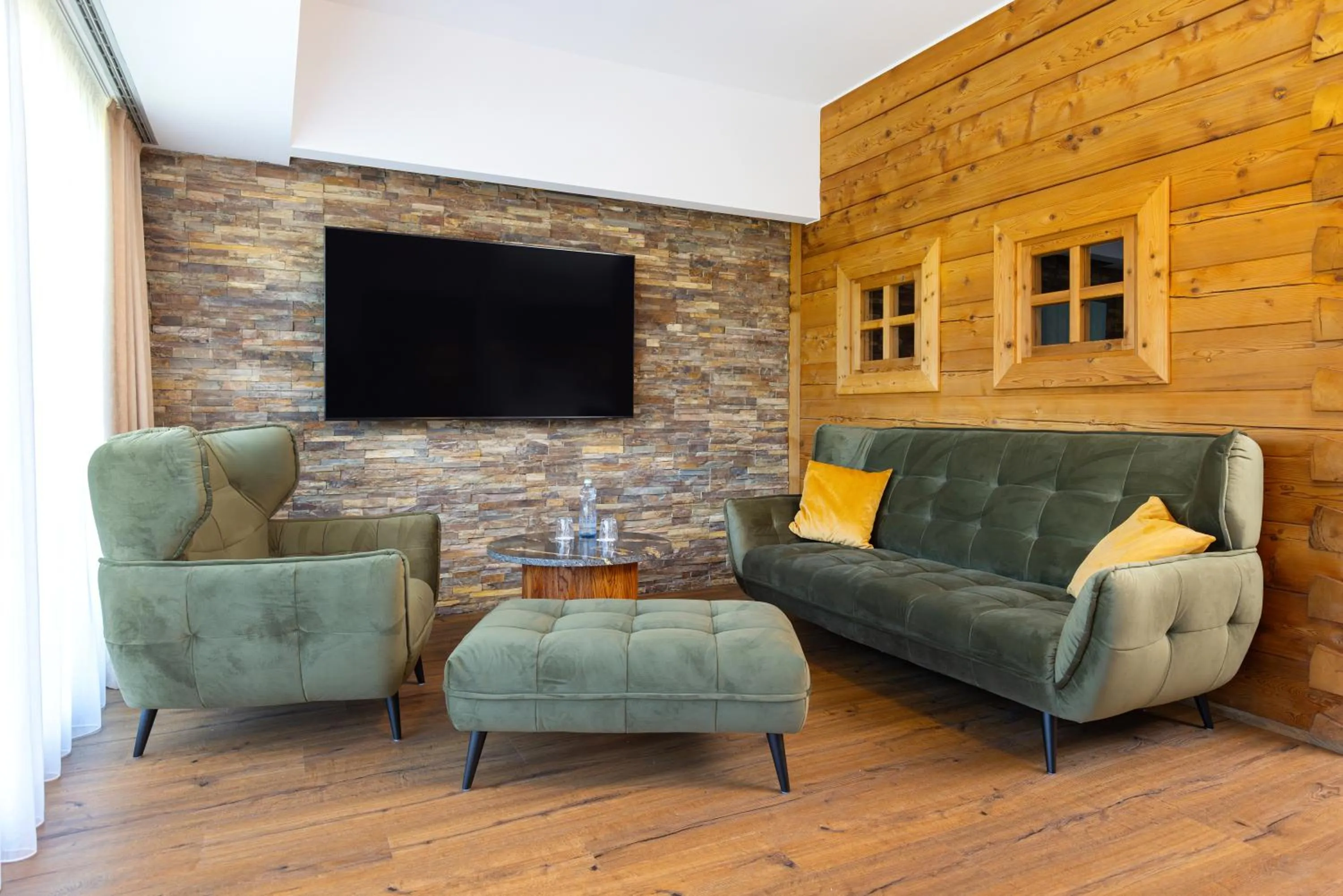 Communal lounge/ TV room in Golf & Spa Kunětická Hora