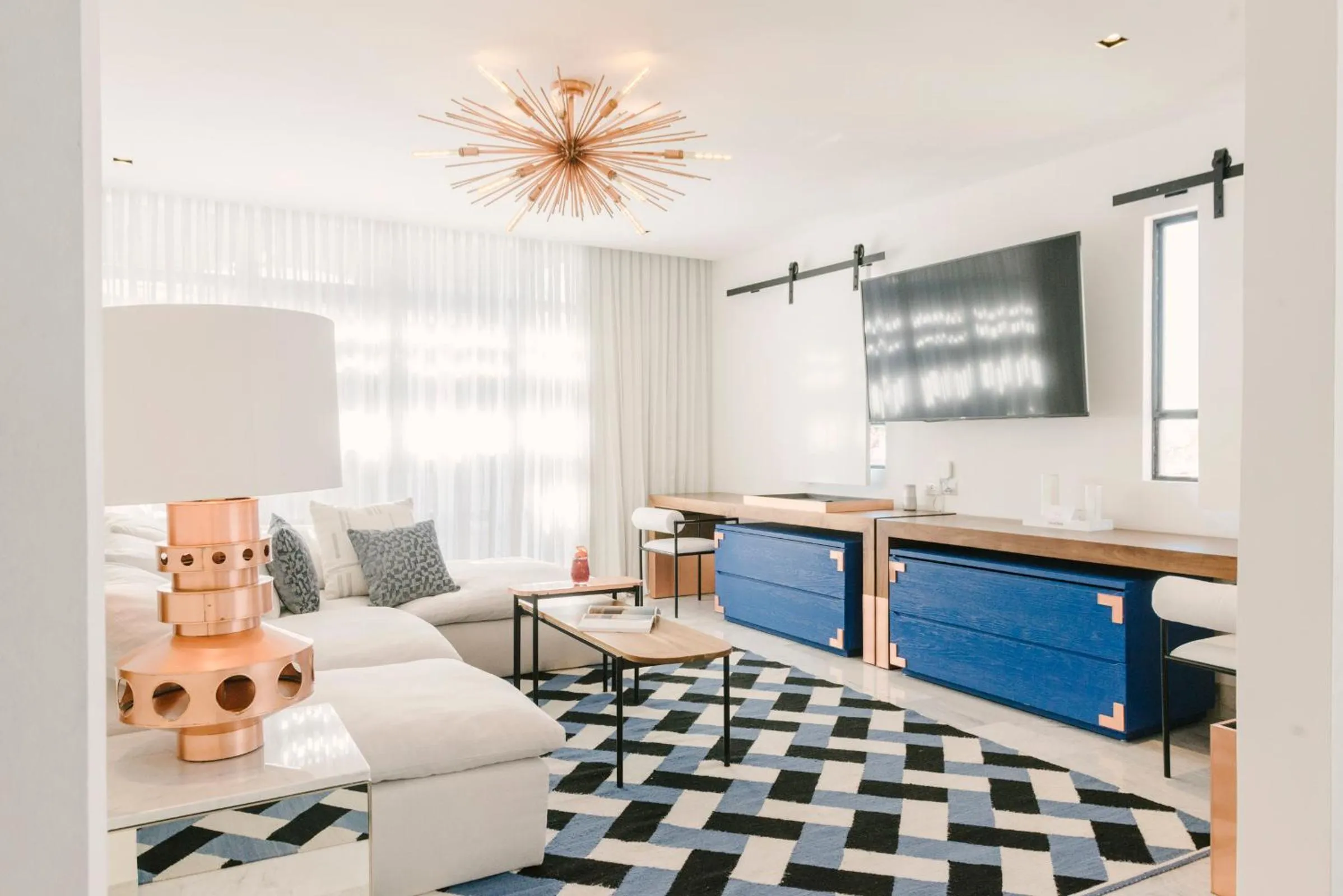 TV and multimedia in Hotel Matilda, a Member of Design Hotels