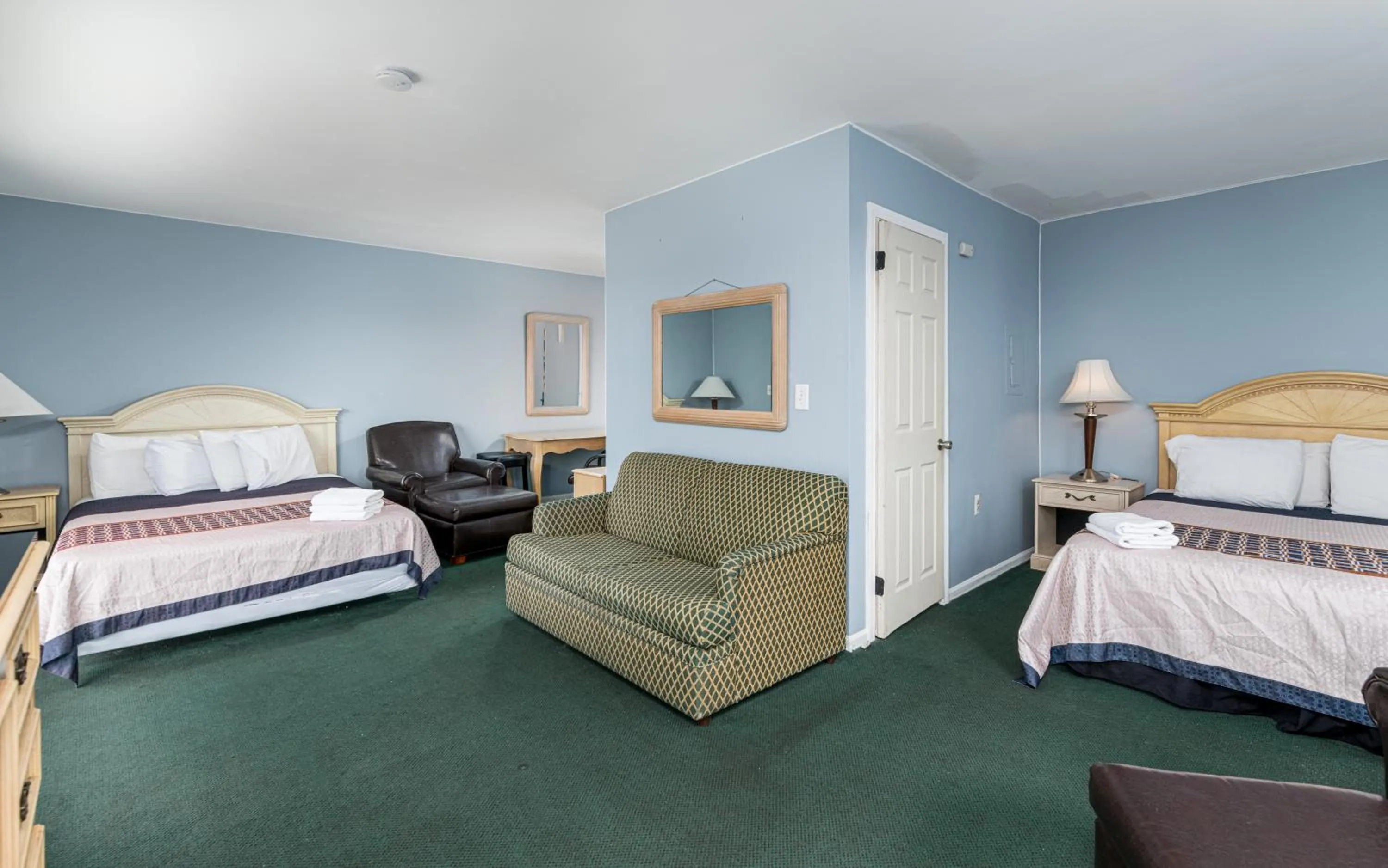 Photo of the whole room in Hotel Charlee Villas Beach Hotel Oceanblock